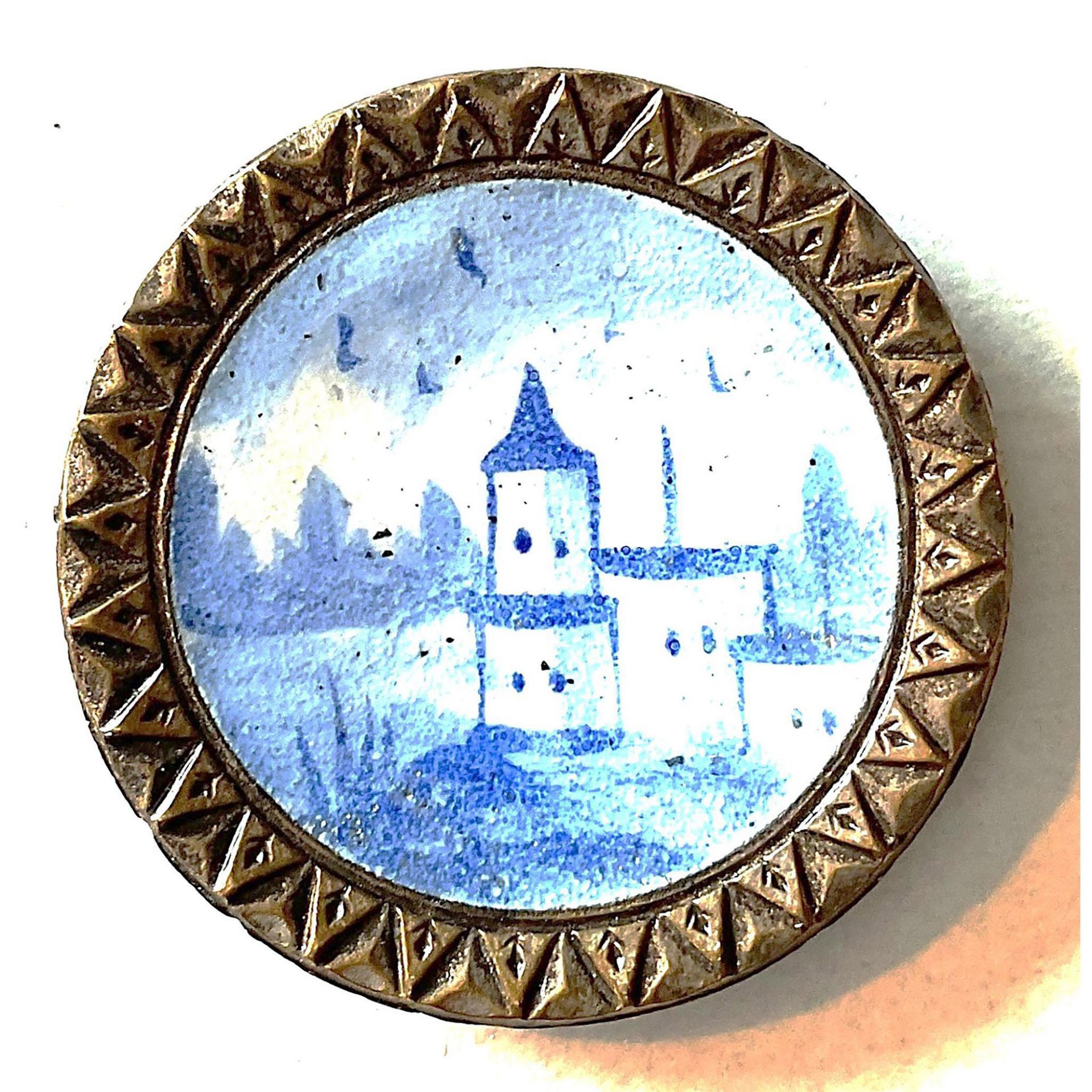 A small card of blue and white enamel buttons - Image 3 of 4