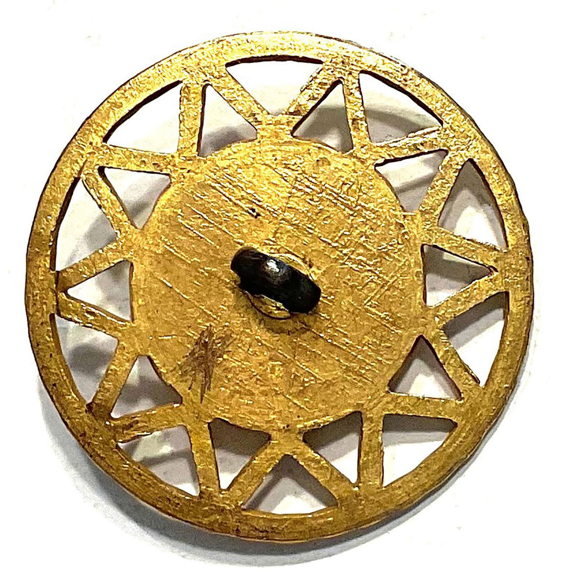 A division one pierced brass colored copper button - Bild 2 aus 2