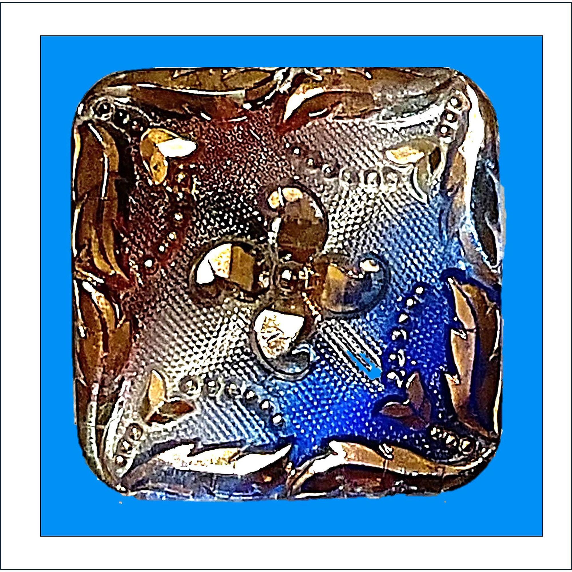 A division one shaped Lacy glass button