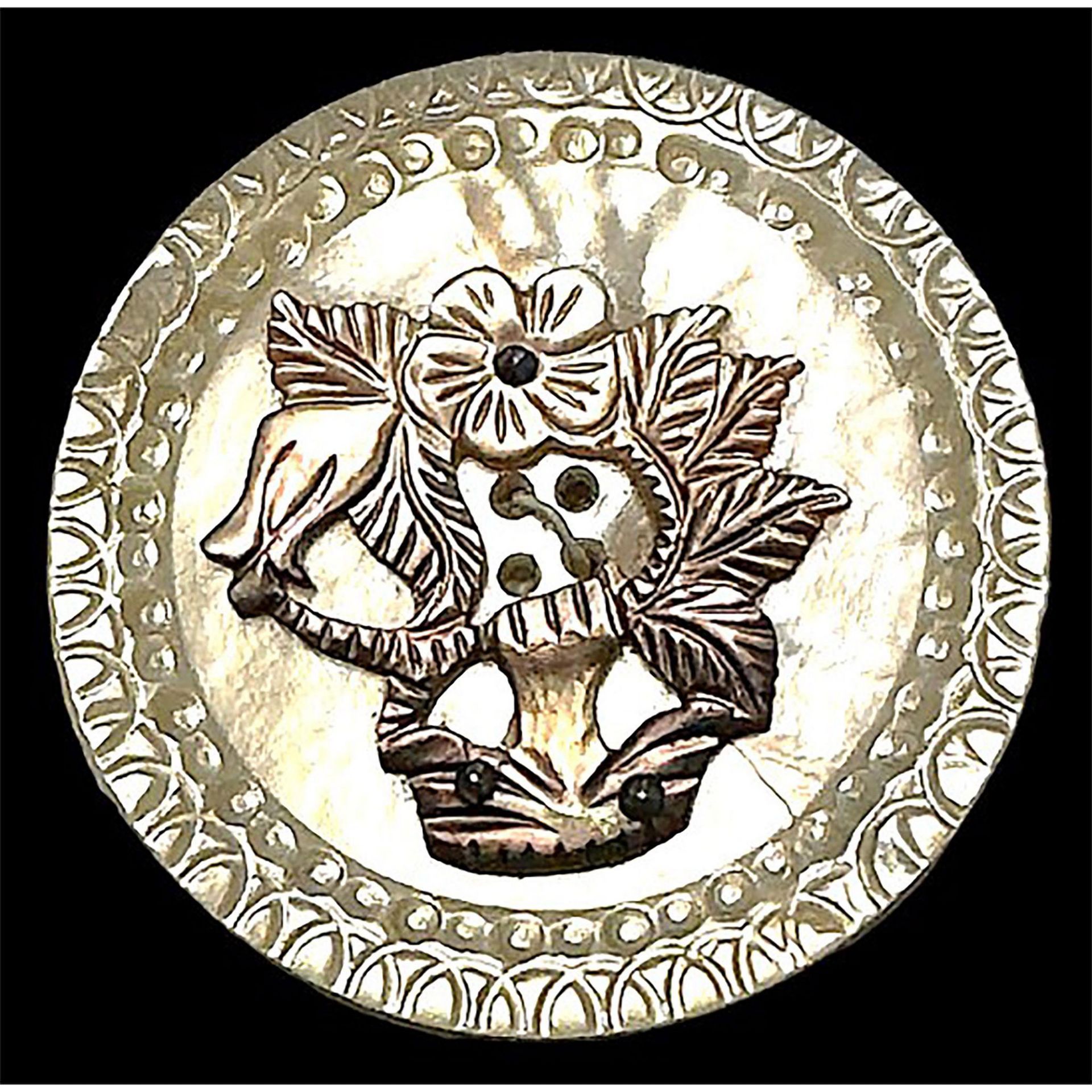 A division one carved pearl pictorial button