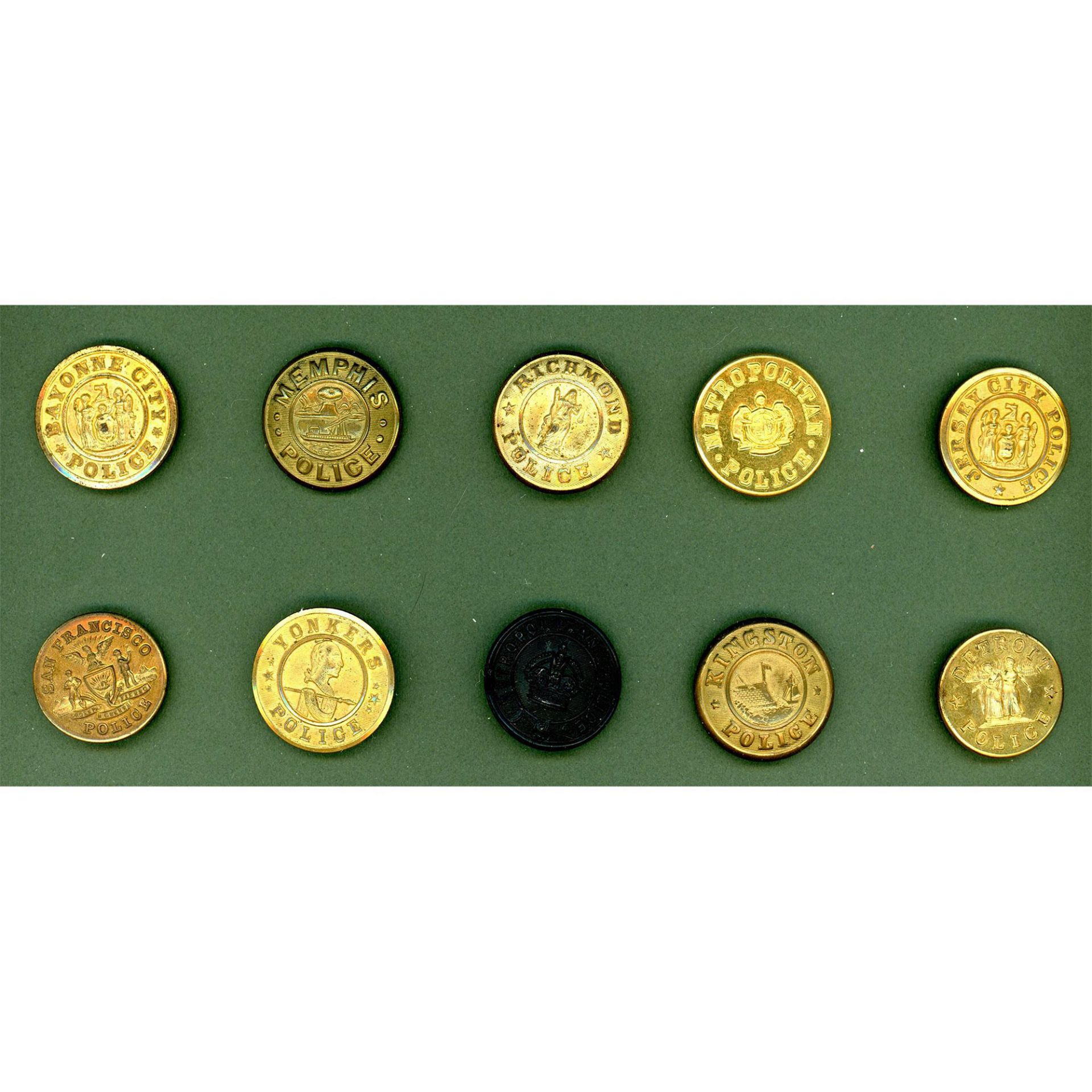 A card of division one uniform buttons - Image 4 of 4