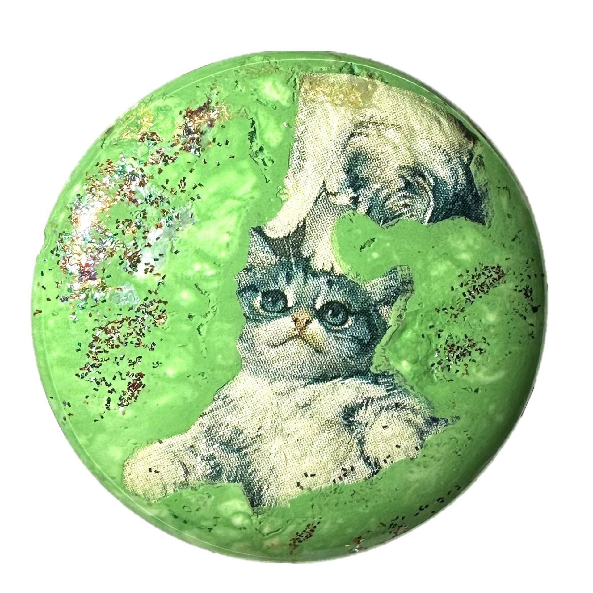 A small card of division three CAT buttons - Bild 4 aus 6