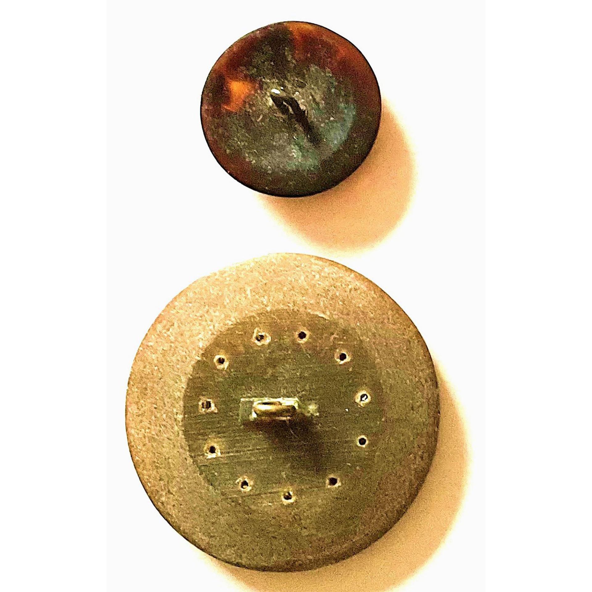 A small card of division one and three horn buttons - Bild 4 aus 4