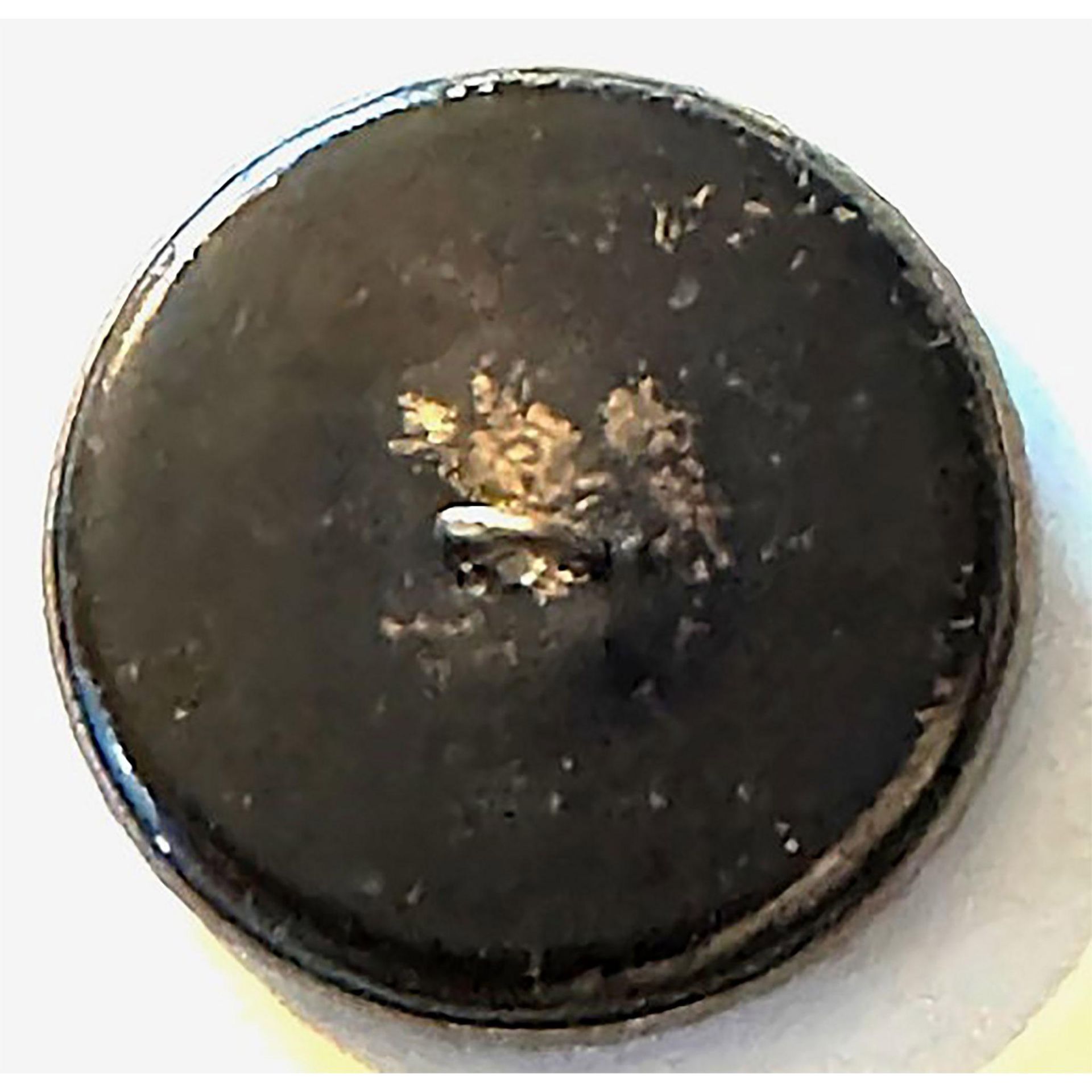 A division one brass pictorial story button - Image 2 of 2