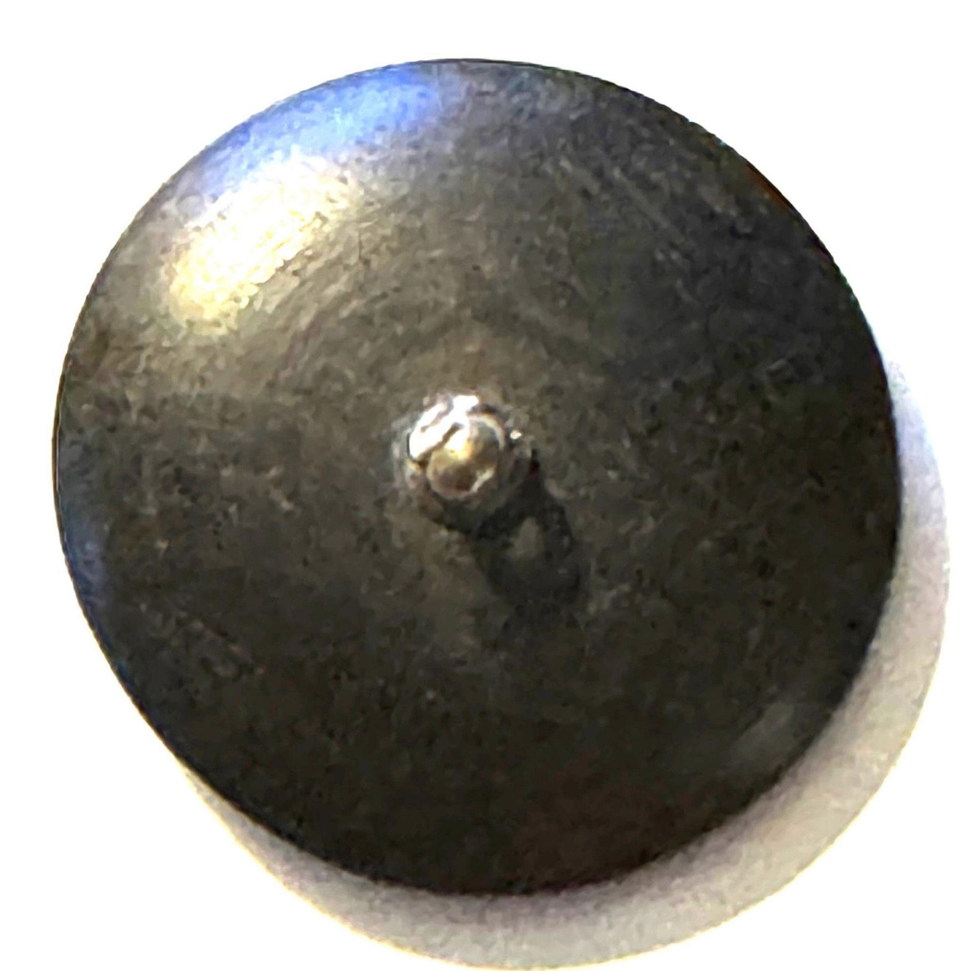 A division one carved pearl in wood button - Bild 2 aus 2