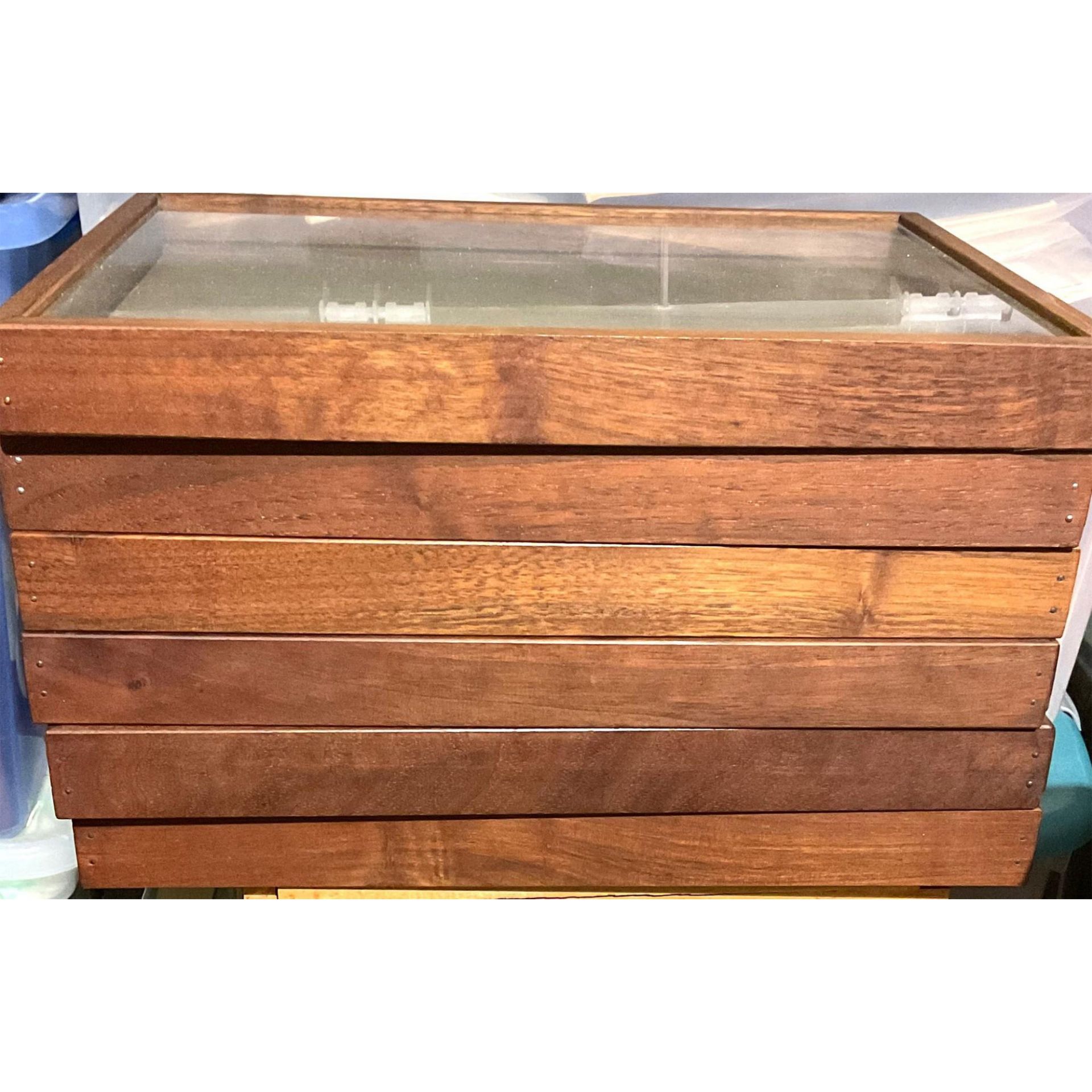 A box of standard size shadow box wood frames - Bild 2 aus 2