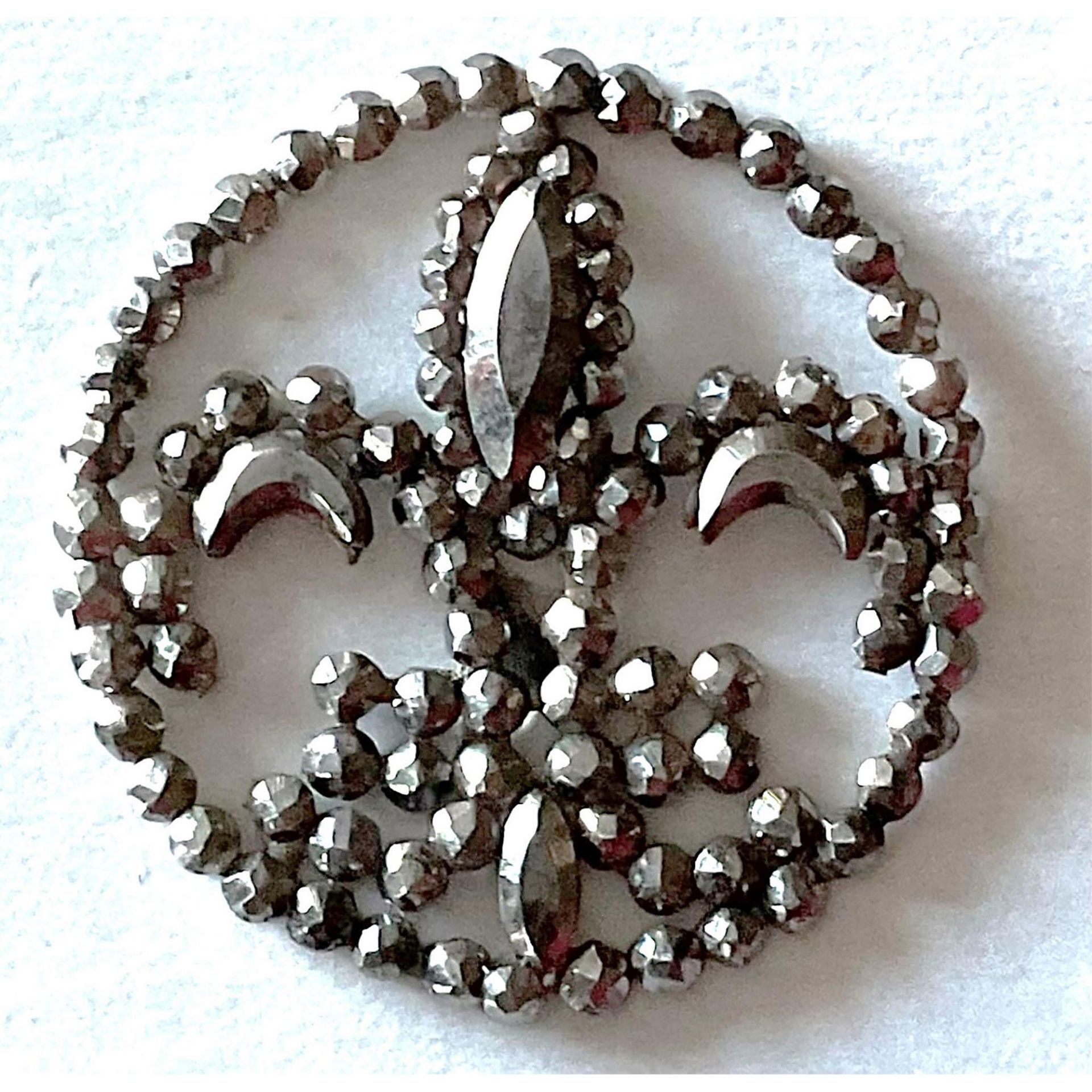 A small card of division one pierced steel buttons - Image 2 of 4