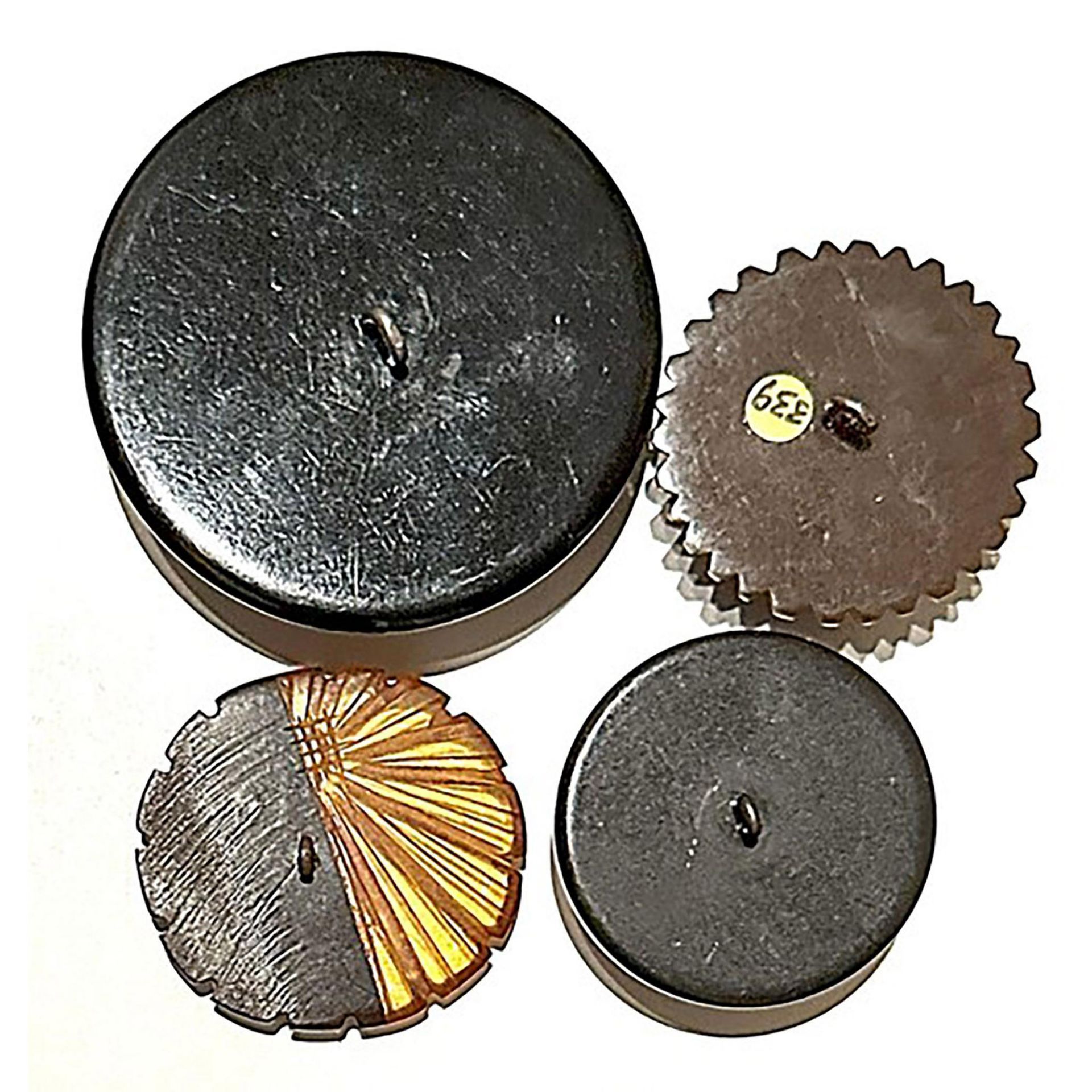 A small card of division three Bakelite buttons - Bild 6 aus 6