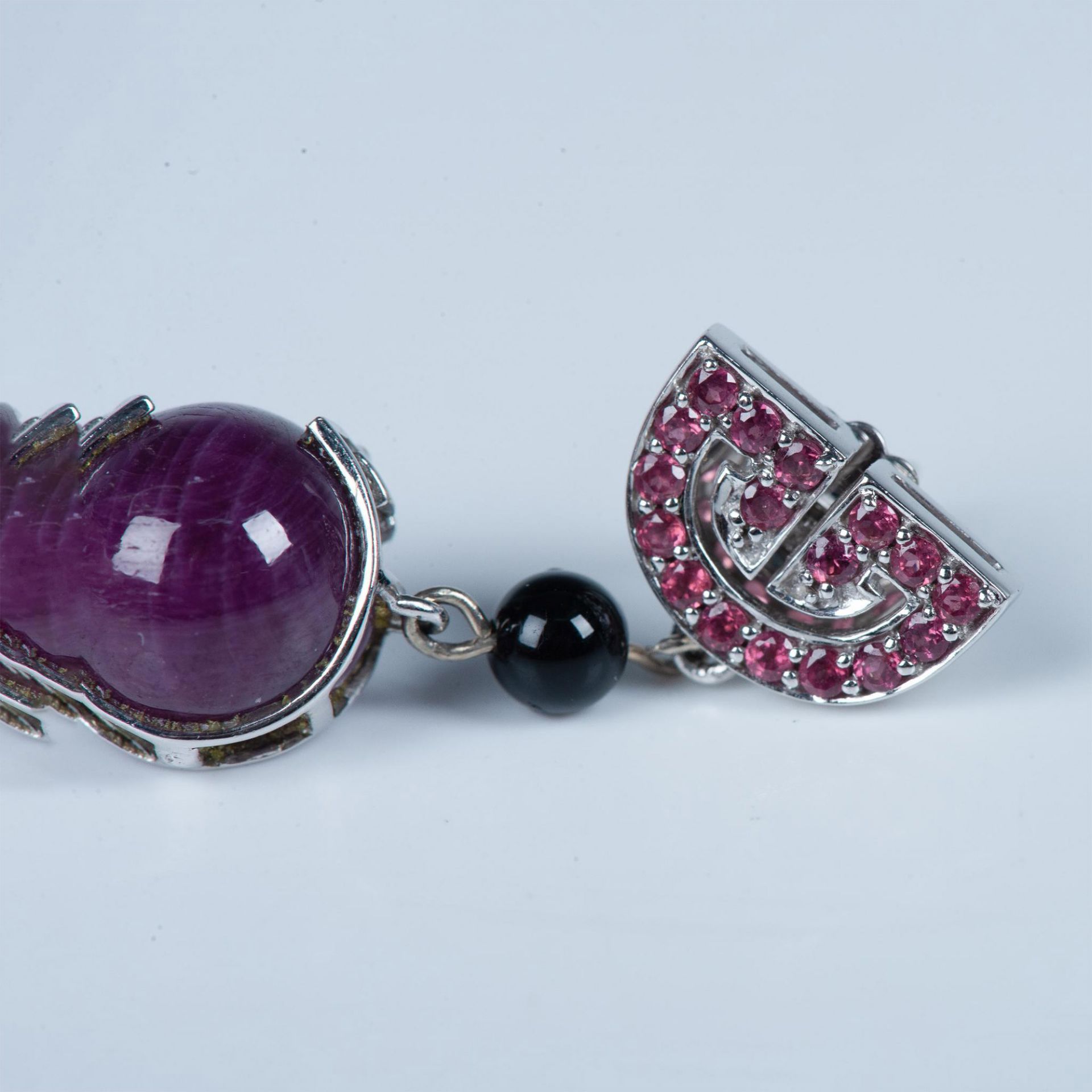 White Gold and Amethyst and Round Garnets Earrings - Image 2 of 3