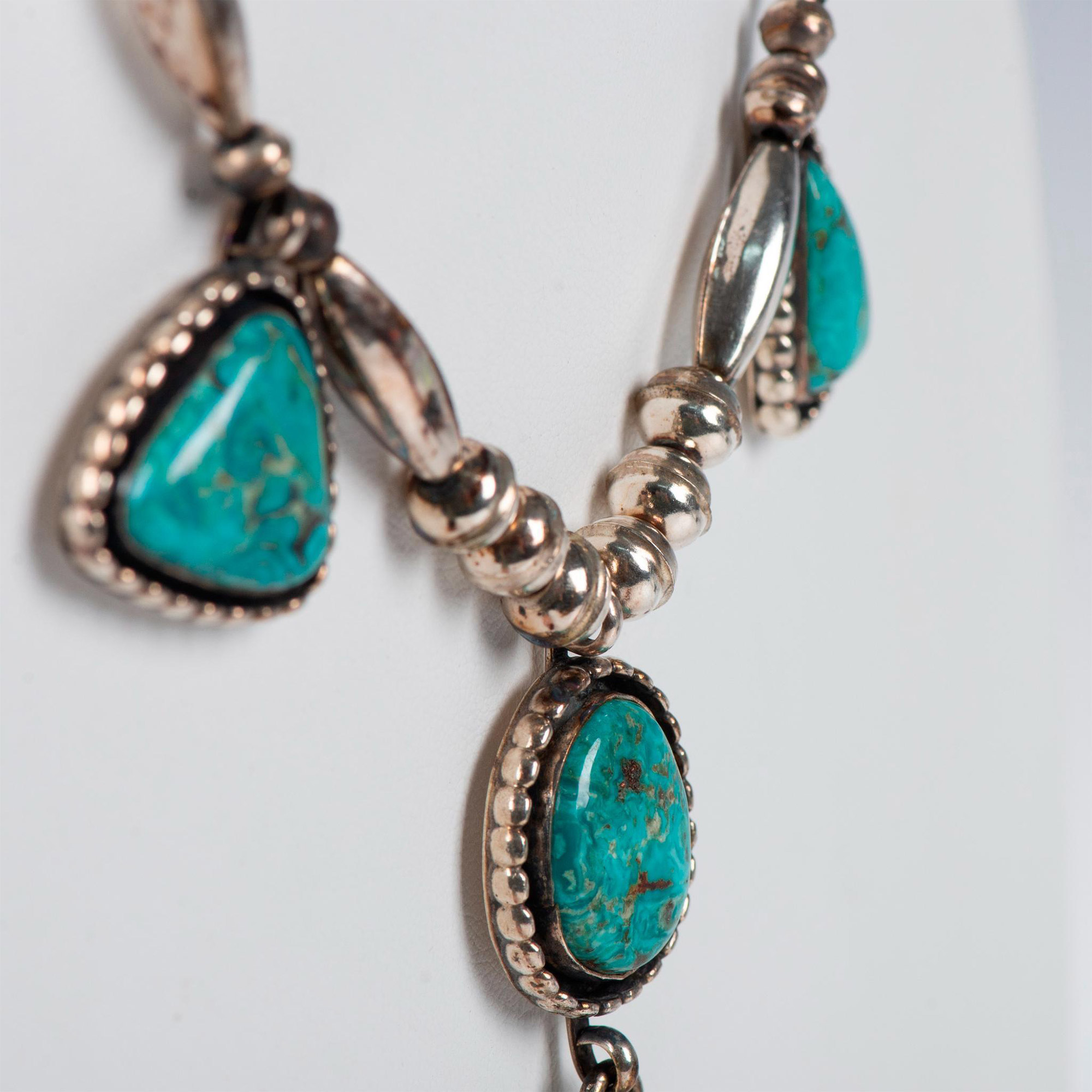 Pretty Native American Sterling Silver & Turquoise Necklace - Image 3 of 4