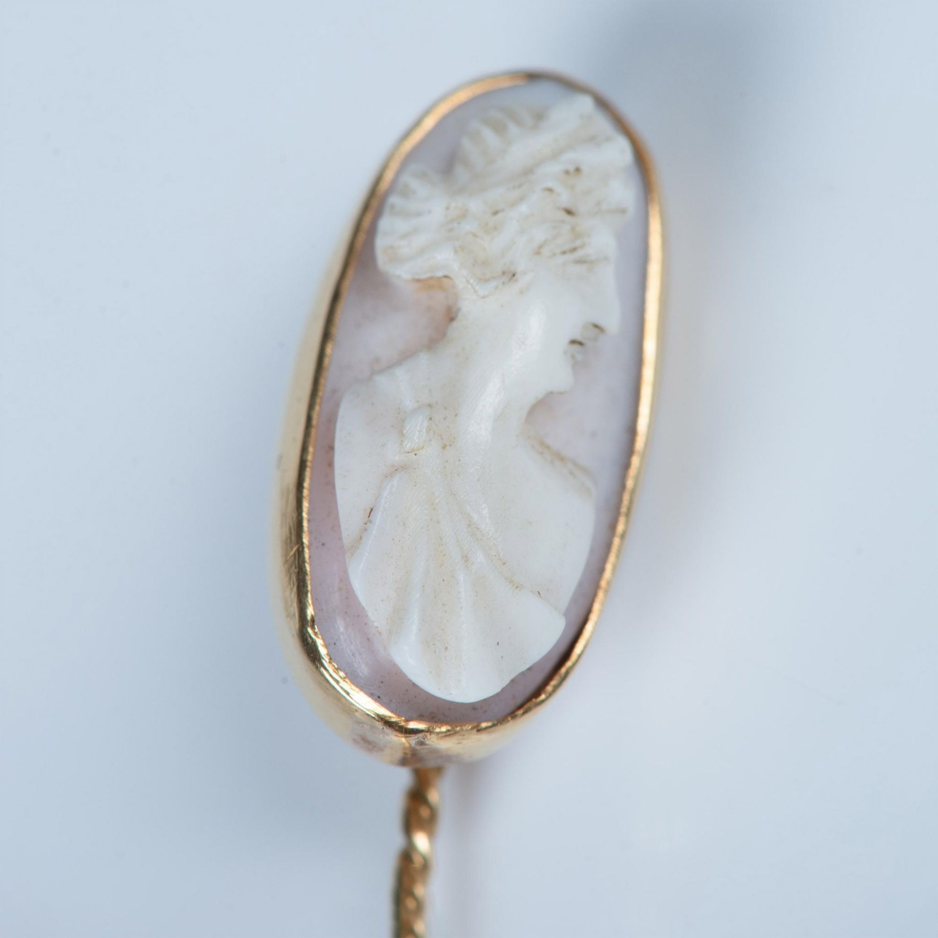 2pc Vintage 14K White Gold Cameo Brooch & Gold Stick Pin - Image 3 of 5