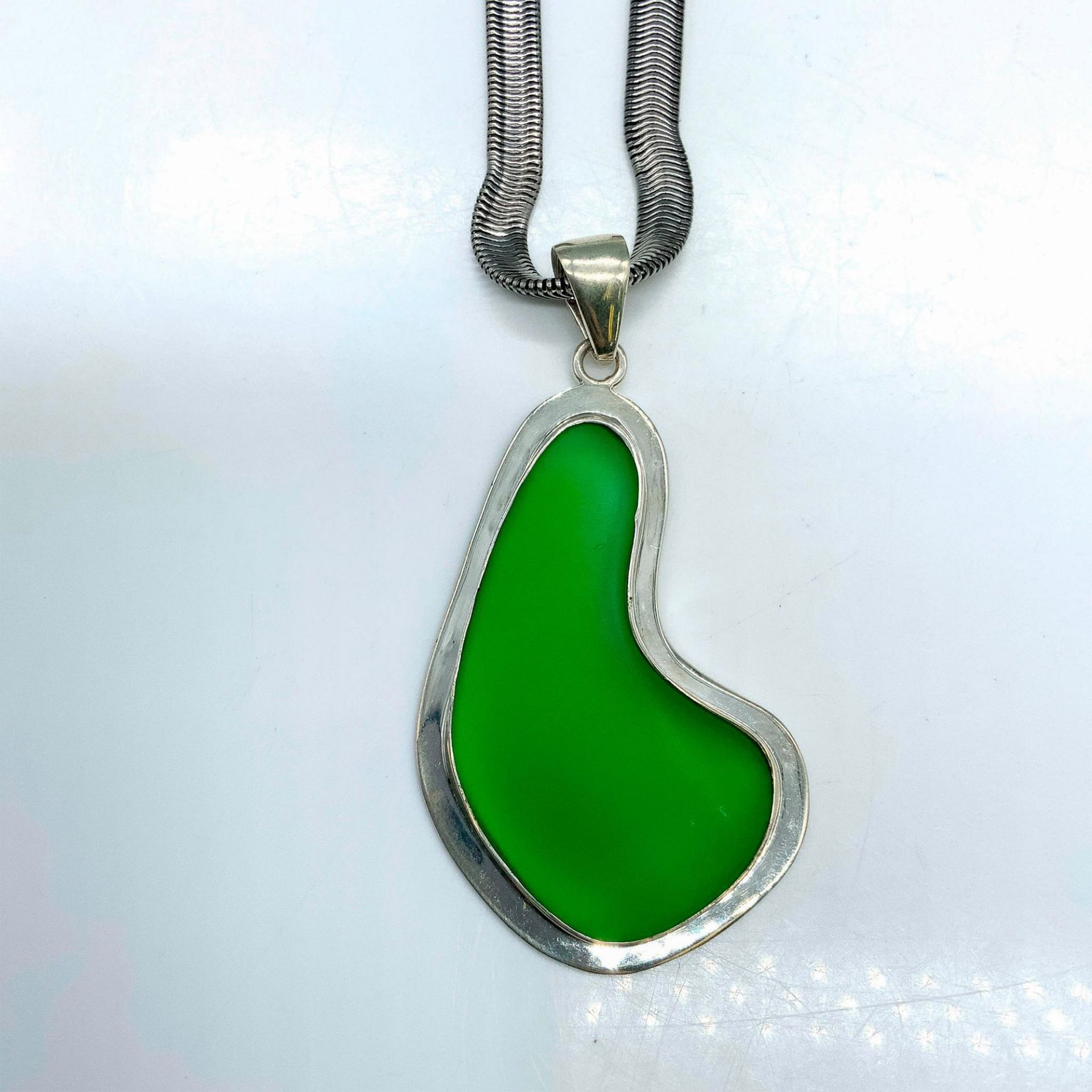 Charles Albert Green Sea Glass Pendant and Italian Milor Steel Chain Necklace - Image 3 of 3