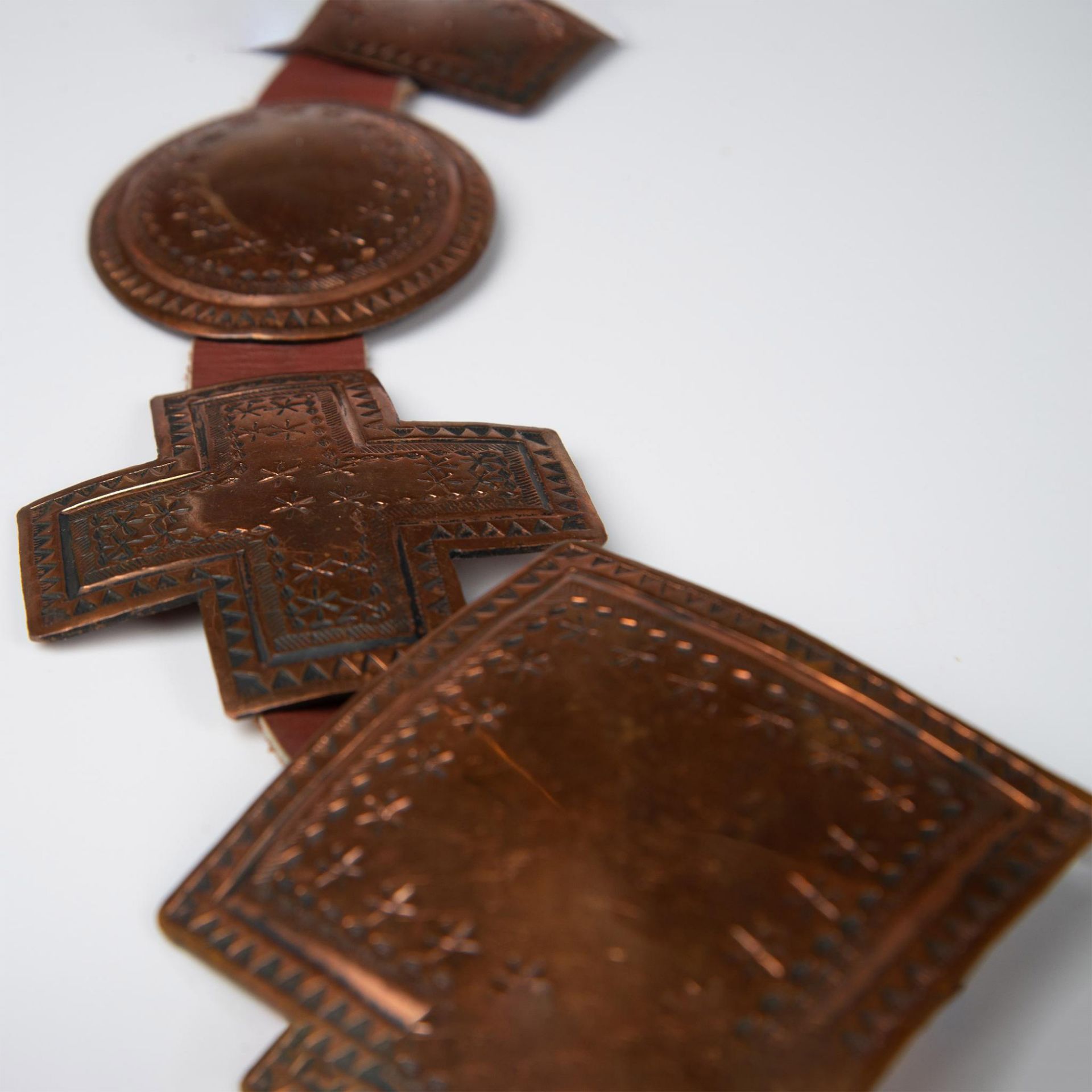 Rare Copper and Leather Concha Belt - Bild 2 aus 5
