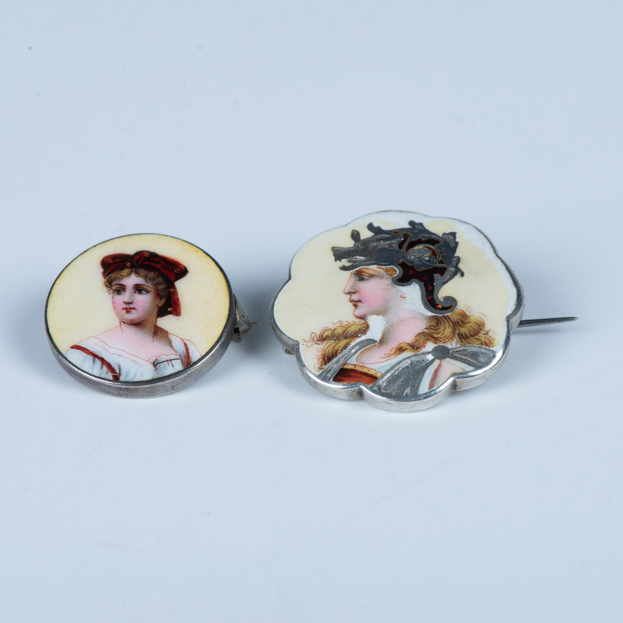2pcs Sterling Silver and Enamel Portrait Brooches - Image 4 of 4