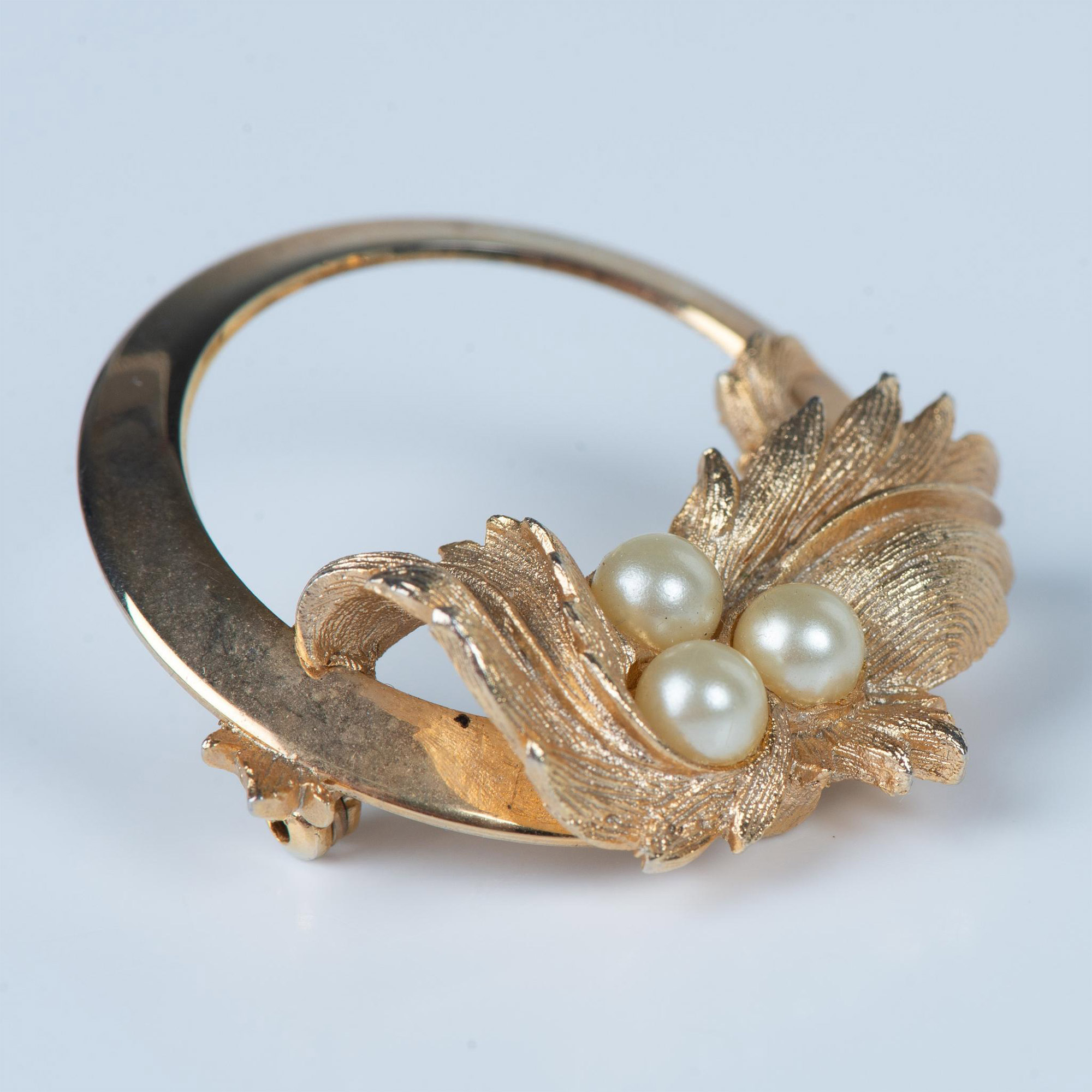 4pc Gold Tone Bracelets and Brooches - Image 5 of 7