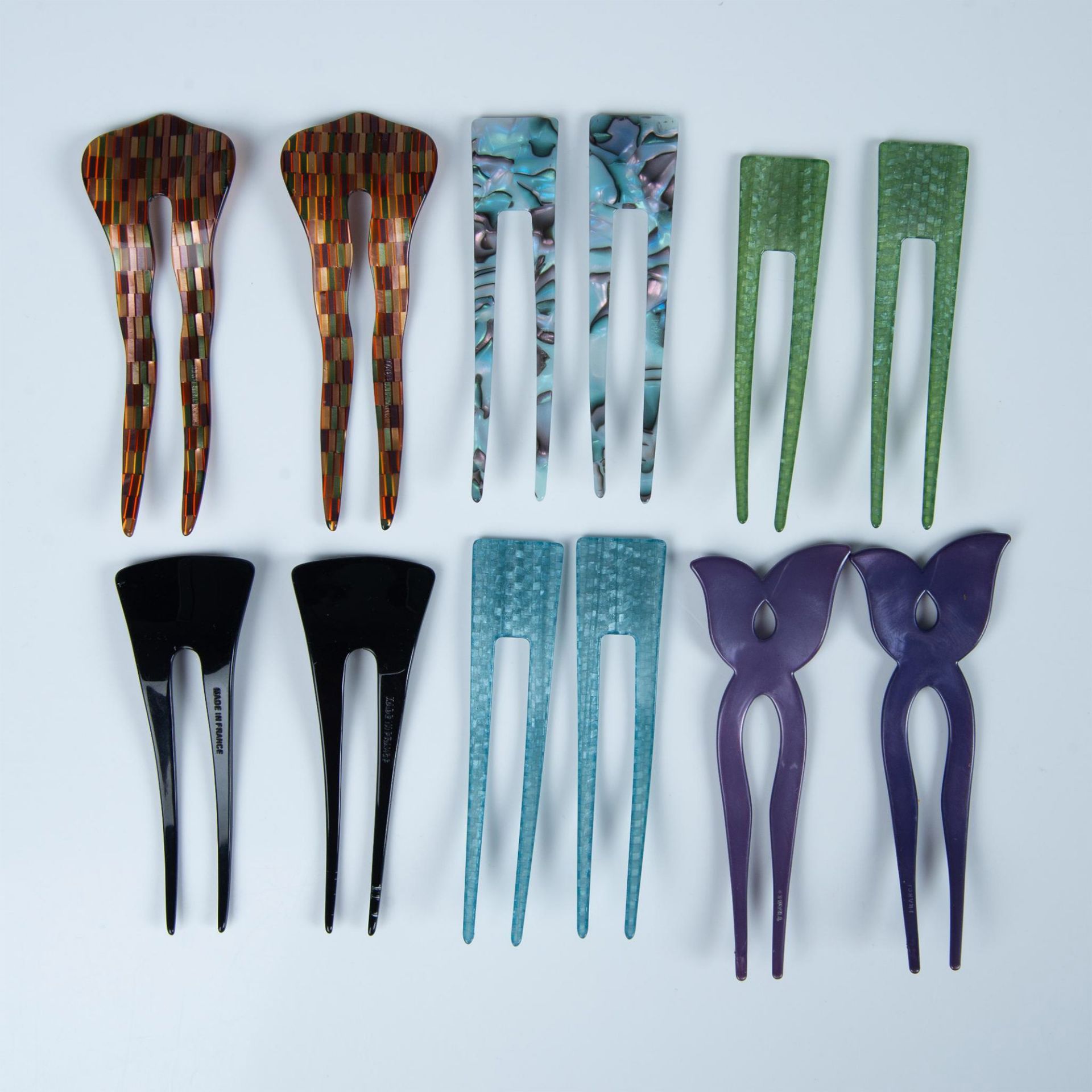 6 Pairs of French U Shape Hair Clips - Image 2 of 6