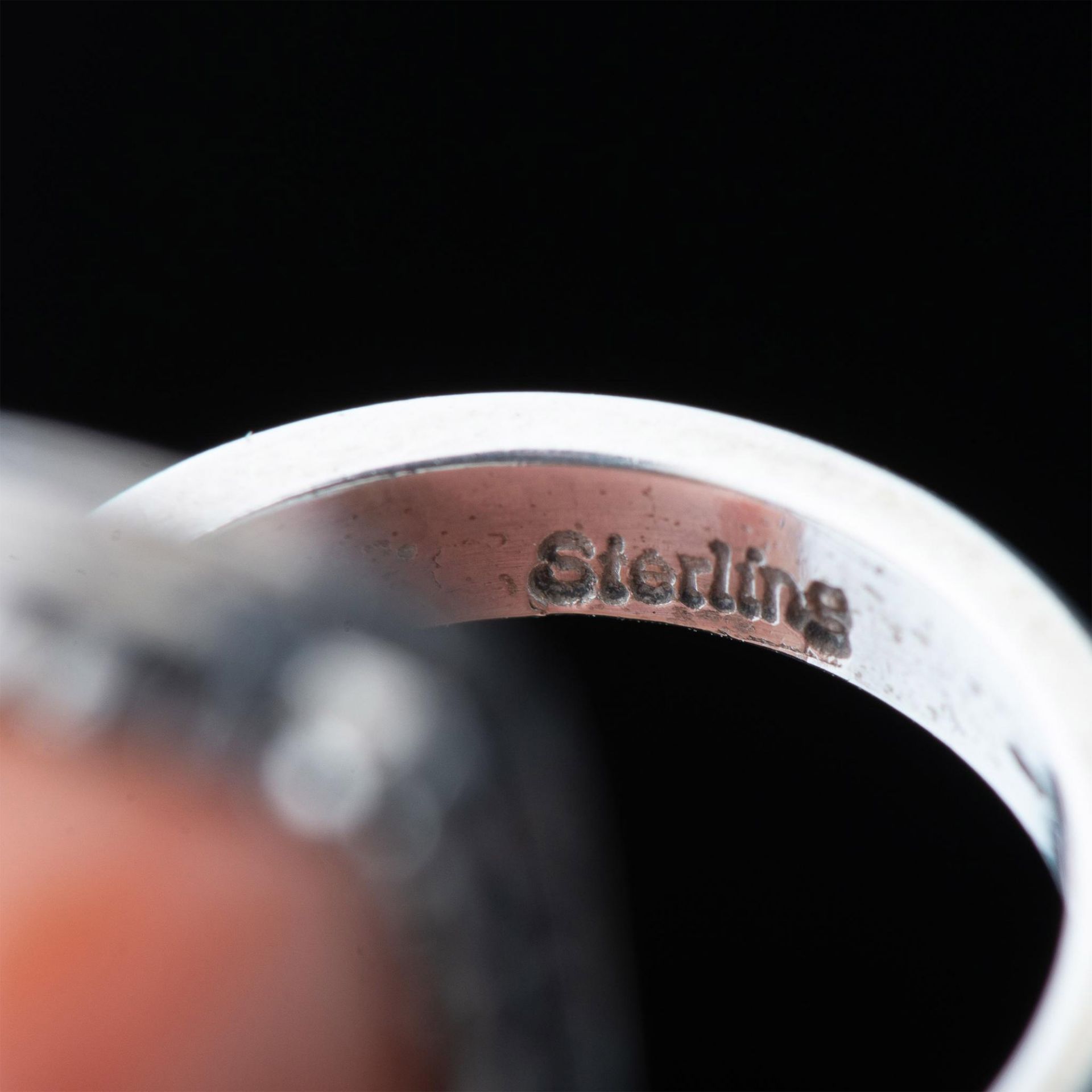 Joe Wilcox Sterling Silver and Coral Ring - Image 5 of 5