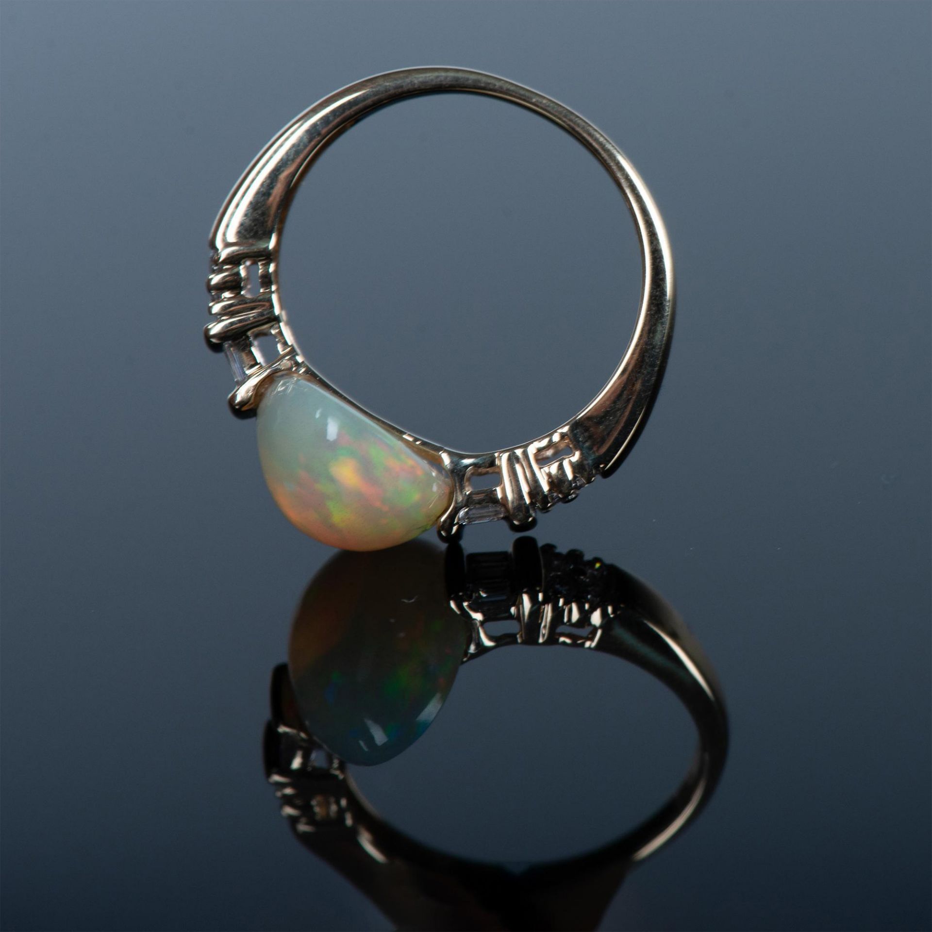 Gorgeous 14K Yellow Gold, Diamond, and Opal Ring - Image 9 of 12