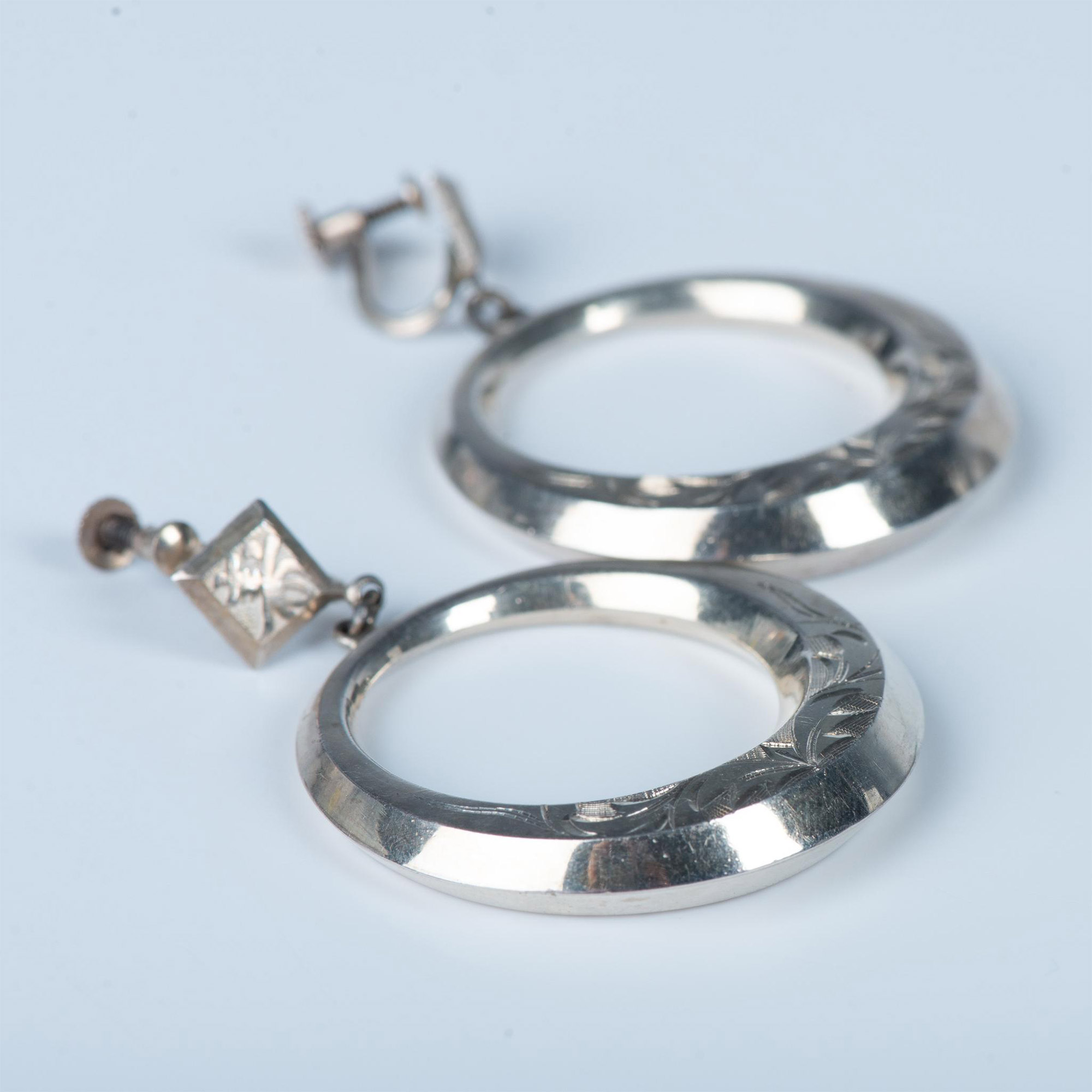 2 Pairs of Sterling Silver Screw Back Earrings - Image 3 of 4