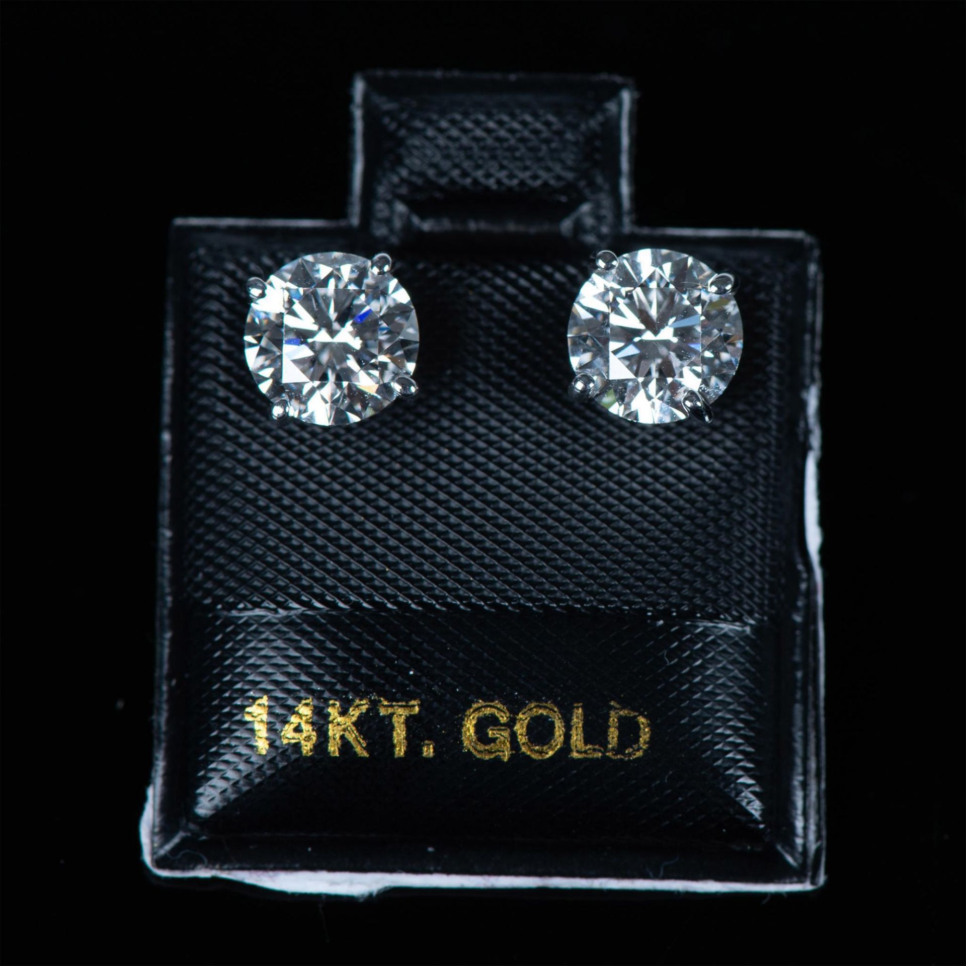Stunning 14K White Gold and Diamond Earrings - Image 2 of 6