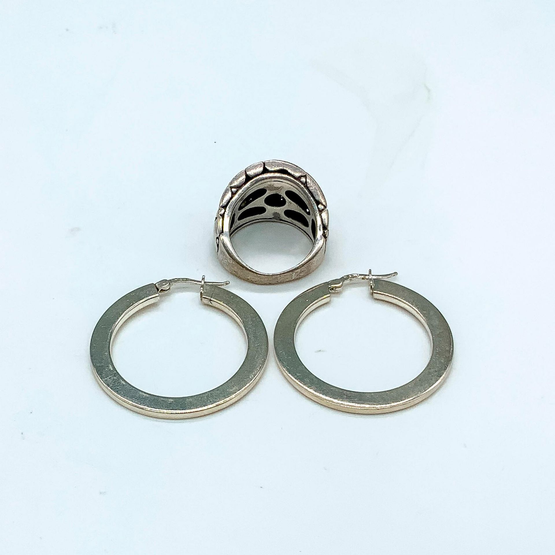 2pc Contemporary Sterling Silver Ring and Hoop Earrings - Image 2 of 2