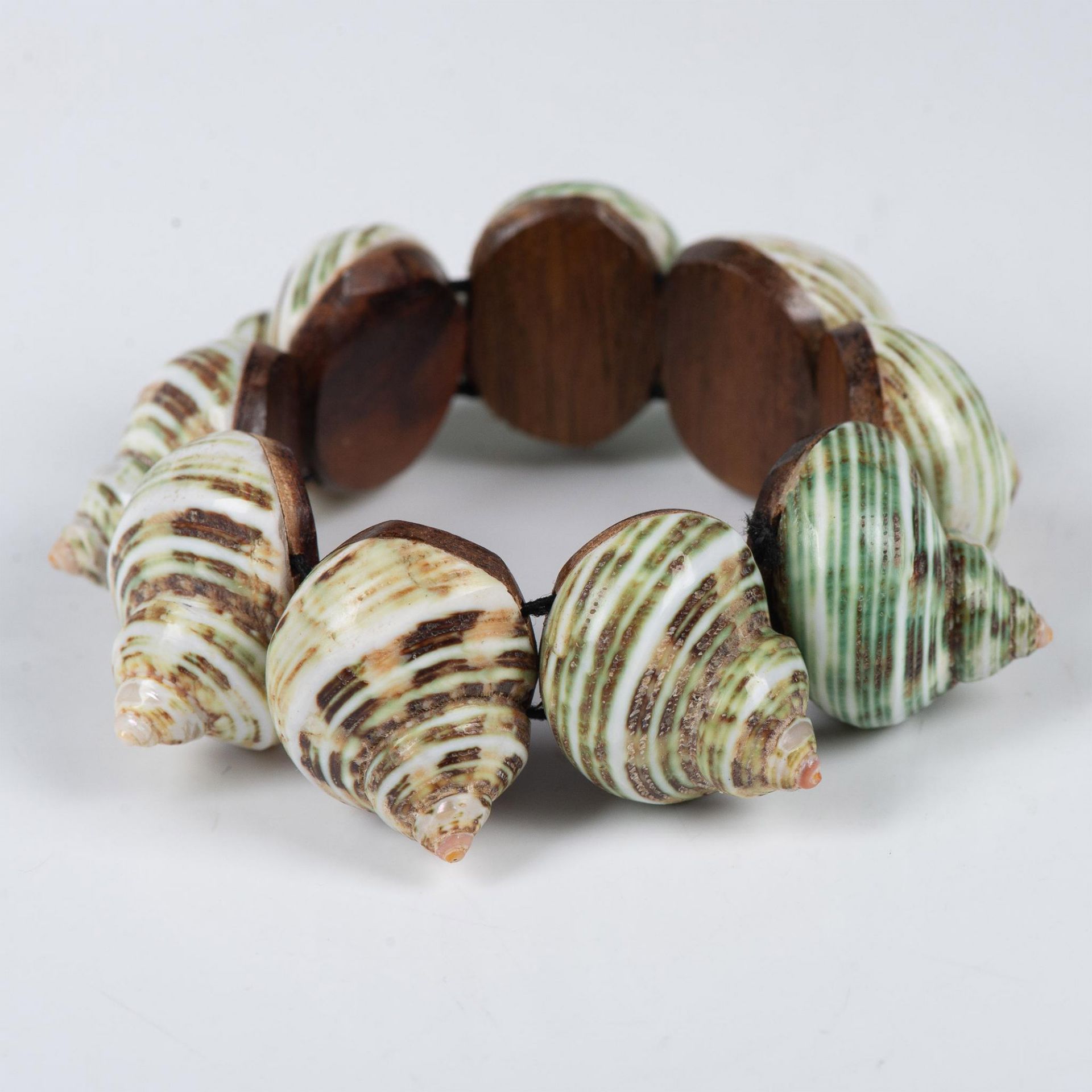 2pc Large Shell & Mother of Pearl Necklace & Bracelet - Image 2 of 9