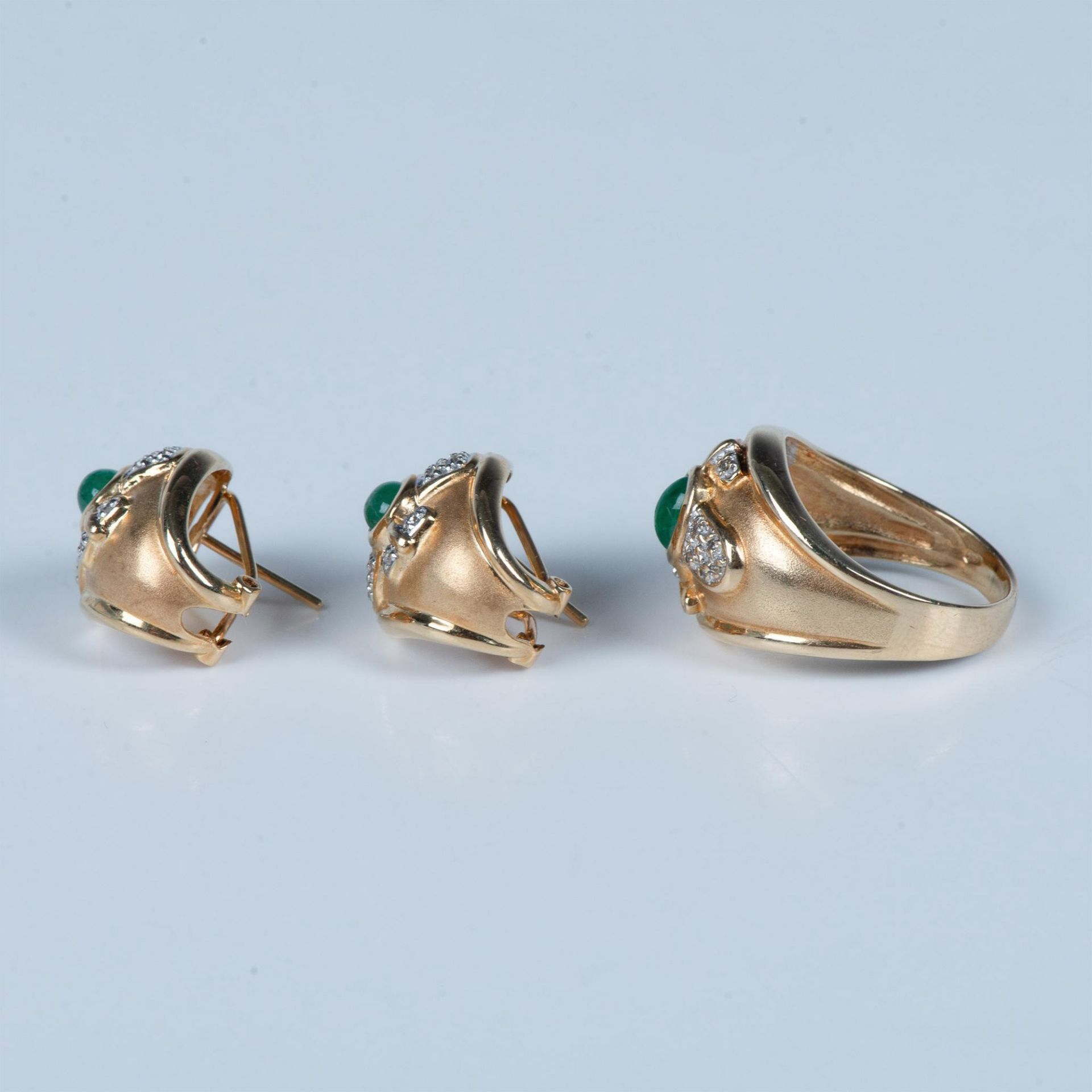 3pc 14k Gold and Emerald Ring and Earring Set - Image 2 of 7