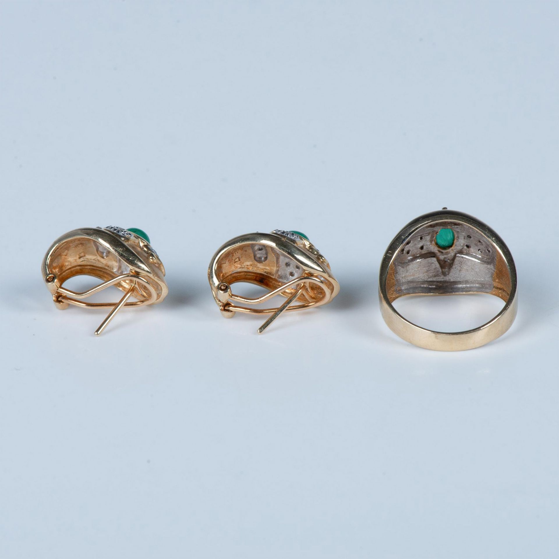 3pc 14k Gold and Emerald Ring and Earring Set - Image 3 of 7