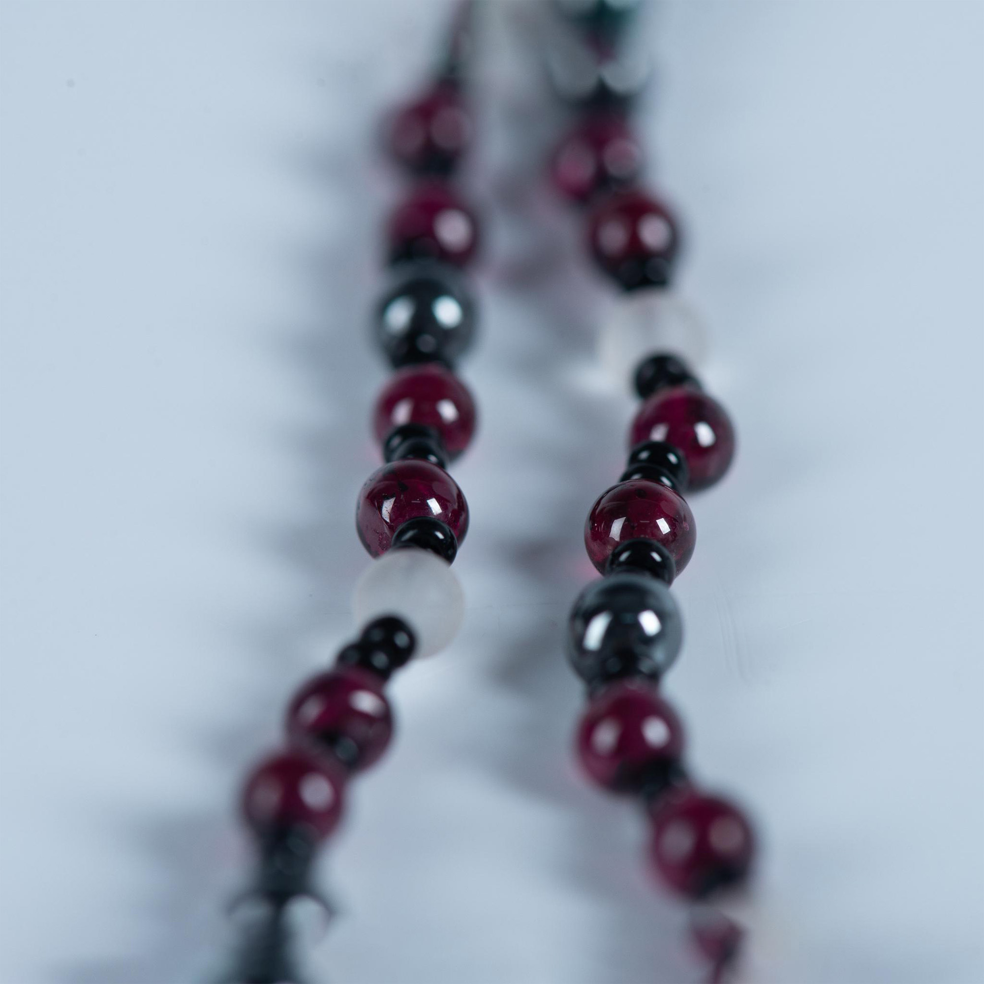 Judie Ingram Hematite and Glass Infinity Bead Necklace - Image 6 of 6