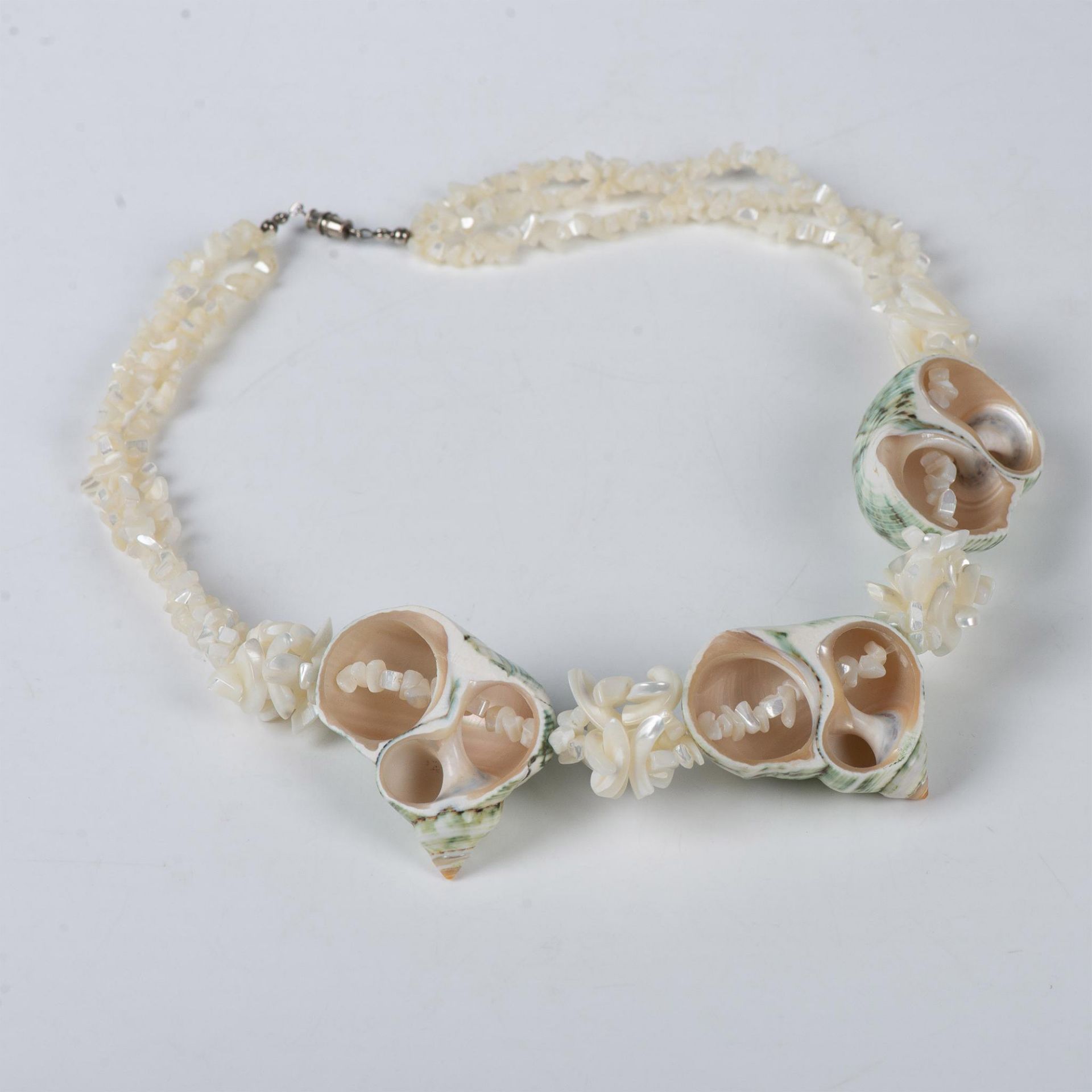 2pc Large Shell & Mother of Pearl Necklace & Bracelet - Image 6 of 9