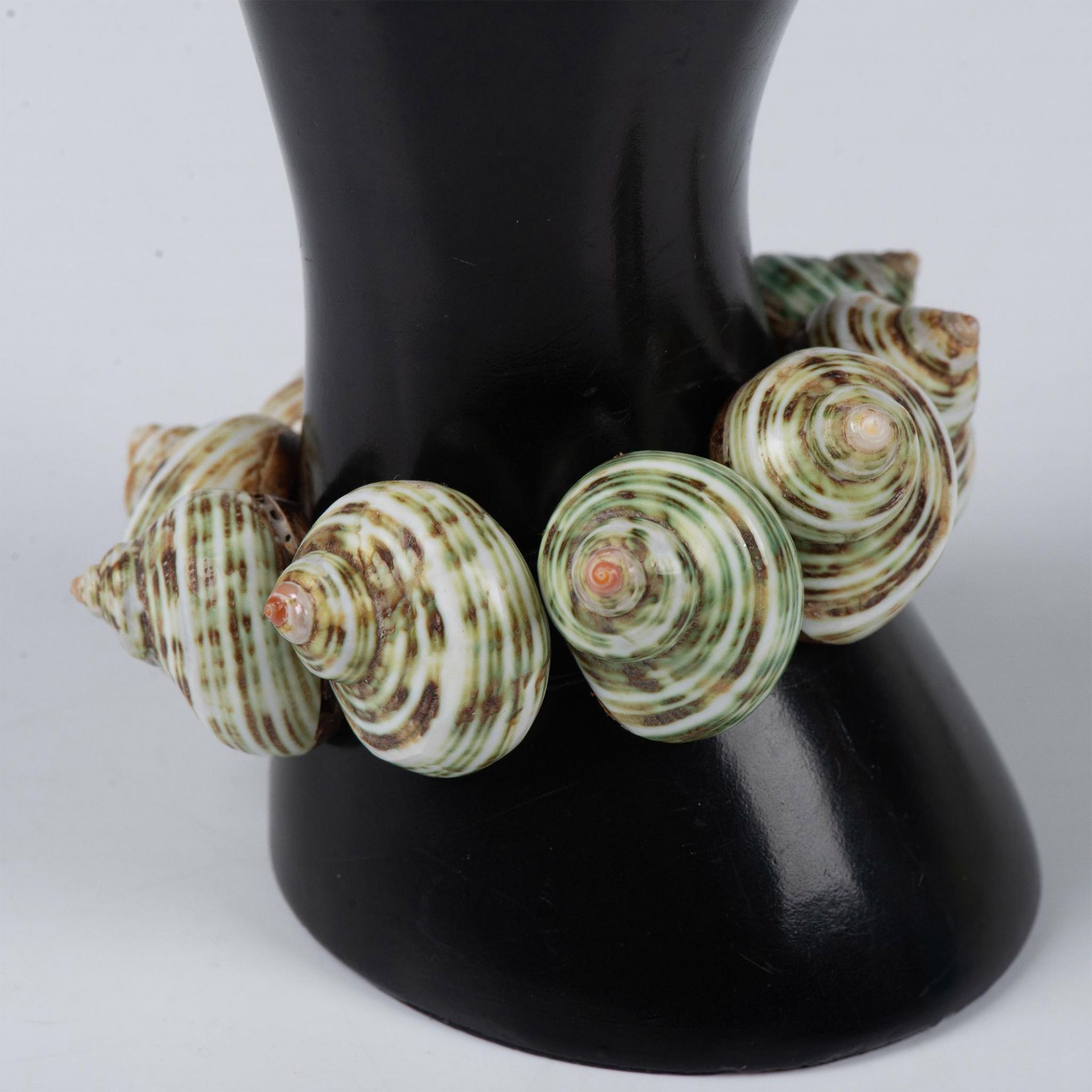 2pc Large Shell & Mother of Pearl Necklace & Bracelet - Image 9 of 9