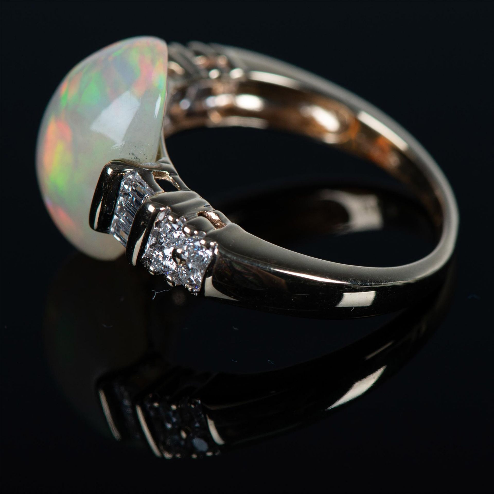 Gorgeous 14K Yellow Gold, Diamond, and Opal Ring - Image 5 of 12
