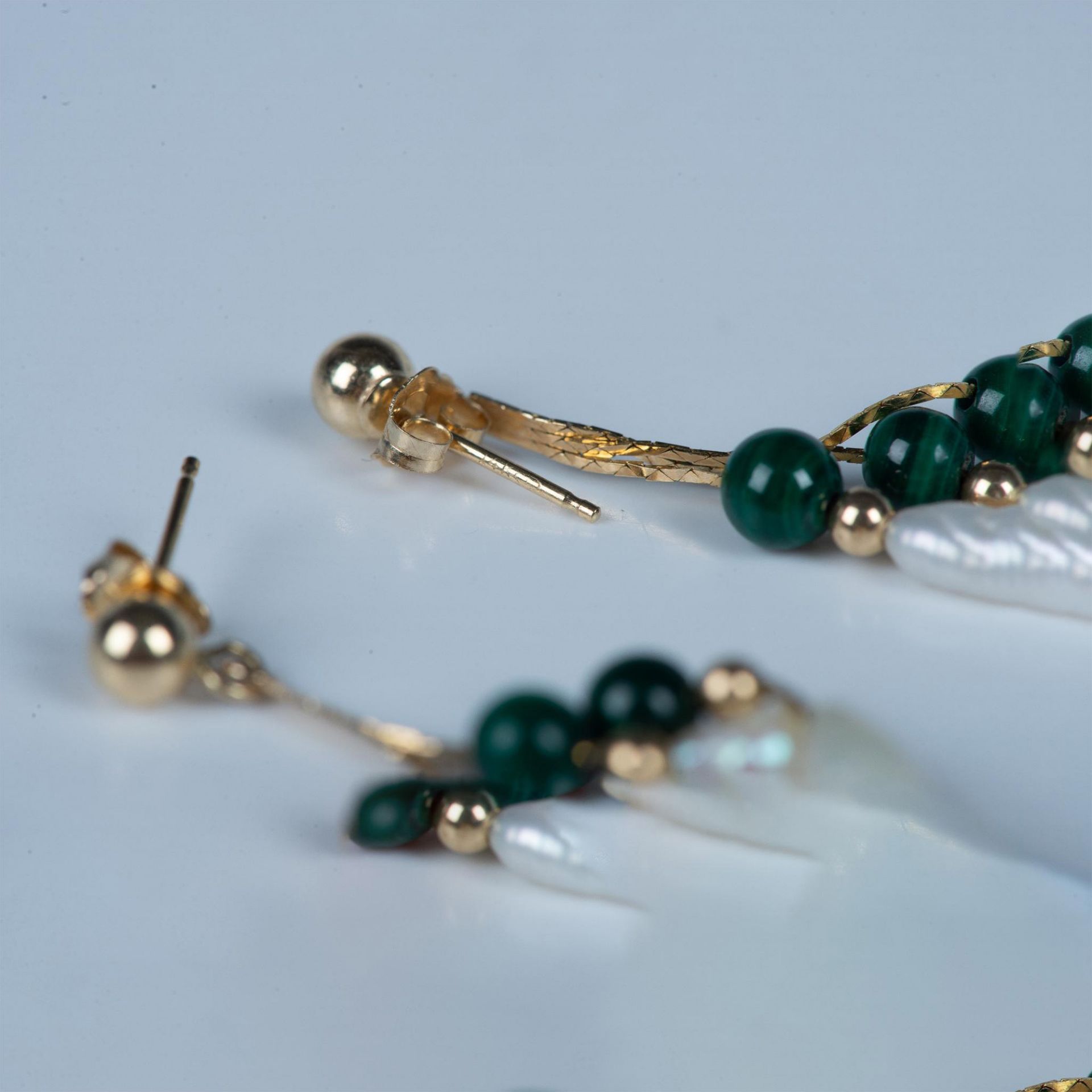 Delicate 14K Yellow Gold, Malachite & Pearl Earrings - Bild 4 aus 4