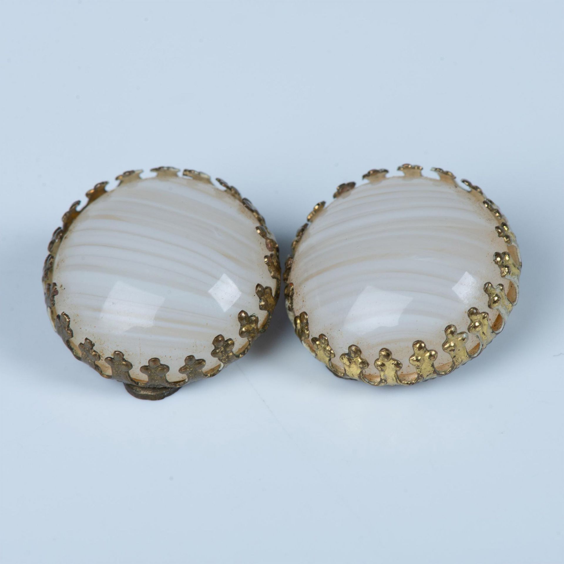 4 Pairs of Shell and Stone Clip Back Earrings - Image 4 of 6