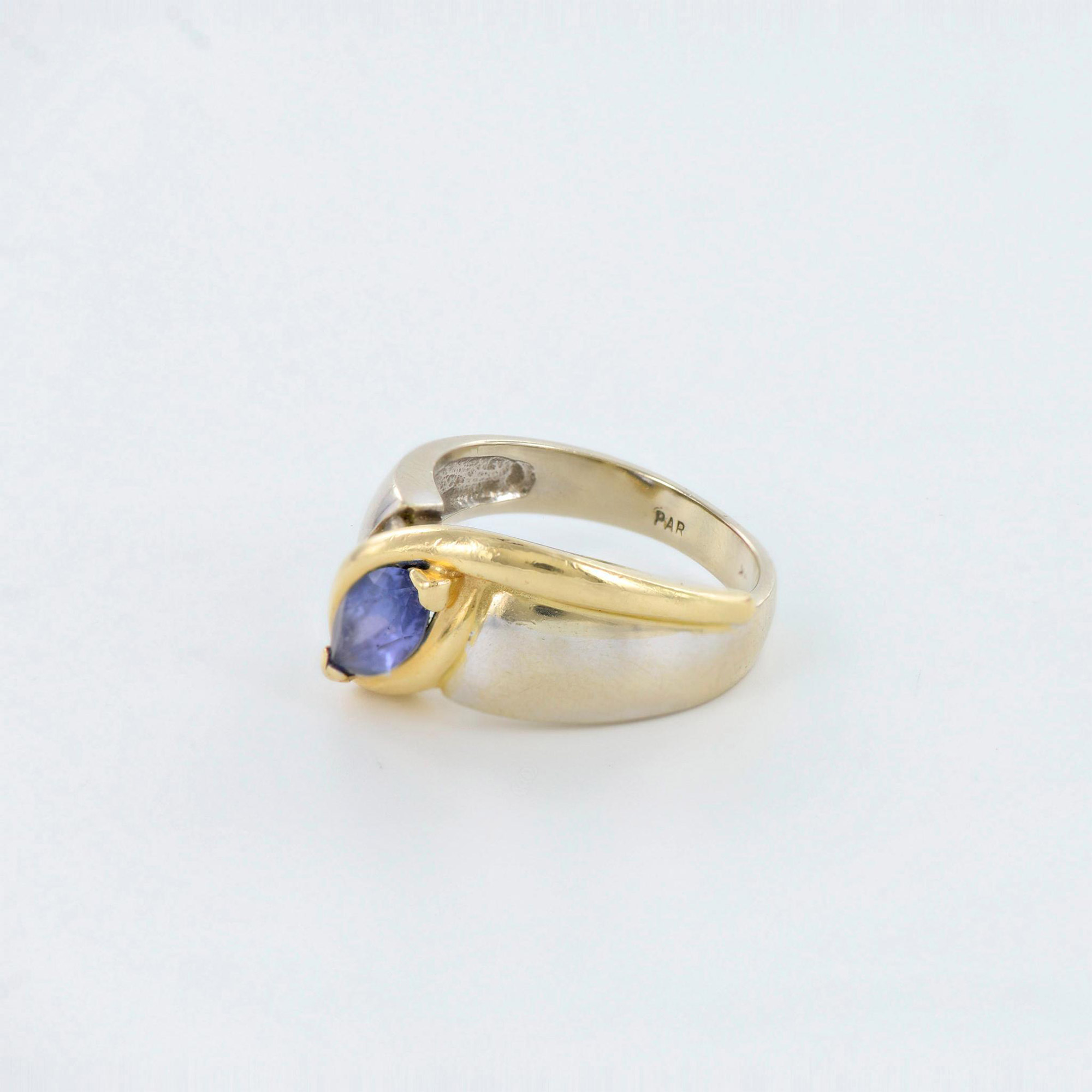 Pretty 4K Yellow and White Gold with Tanzanite and Diamond Ring - Image 2 of 5