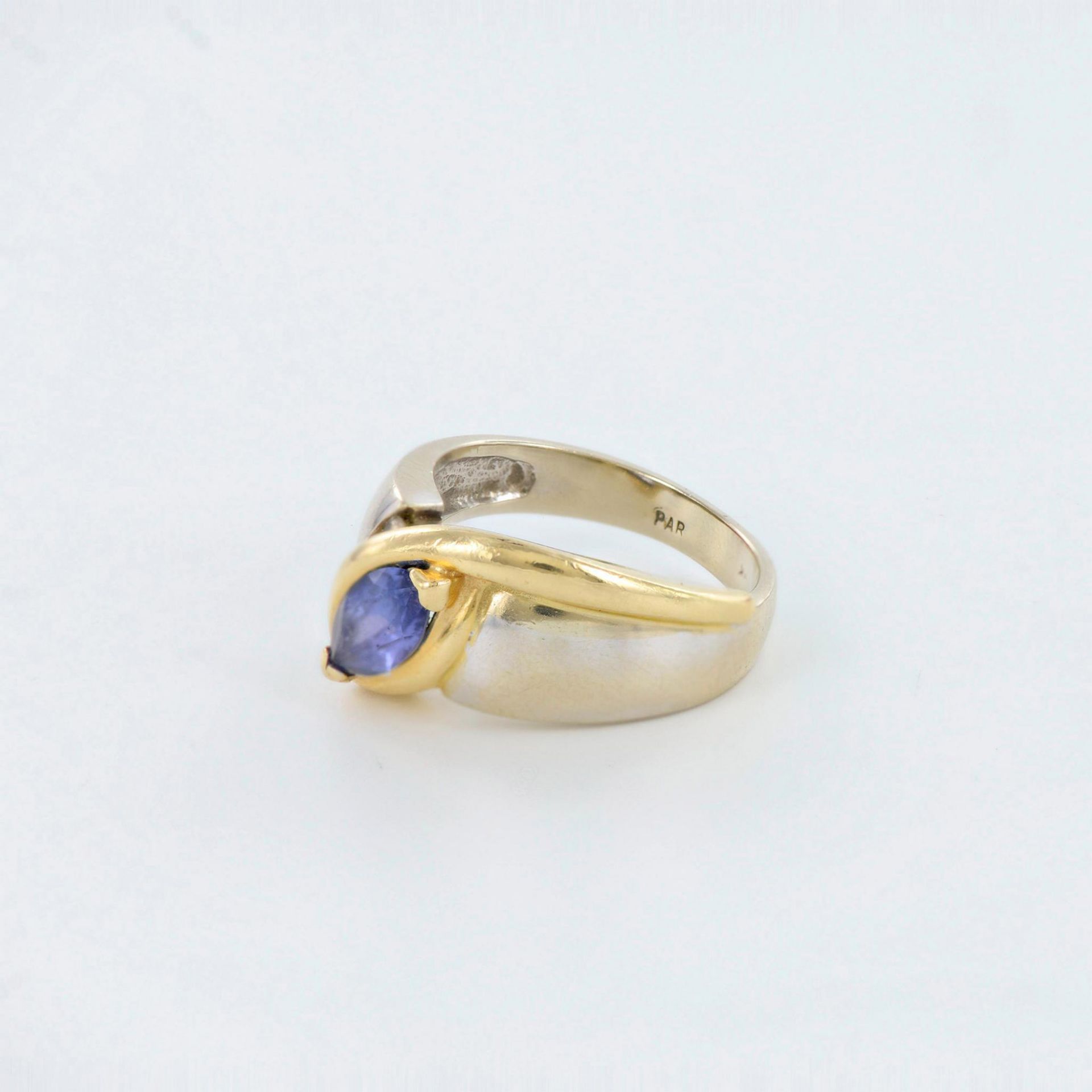 Pretty 4K Yellow and White Gold with Tanzanite and Diamond Ring - Bild 2 aus 5