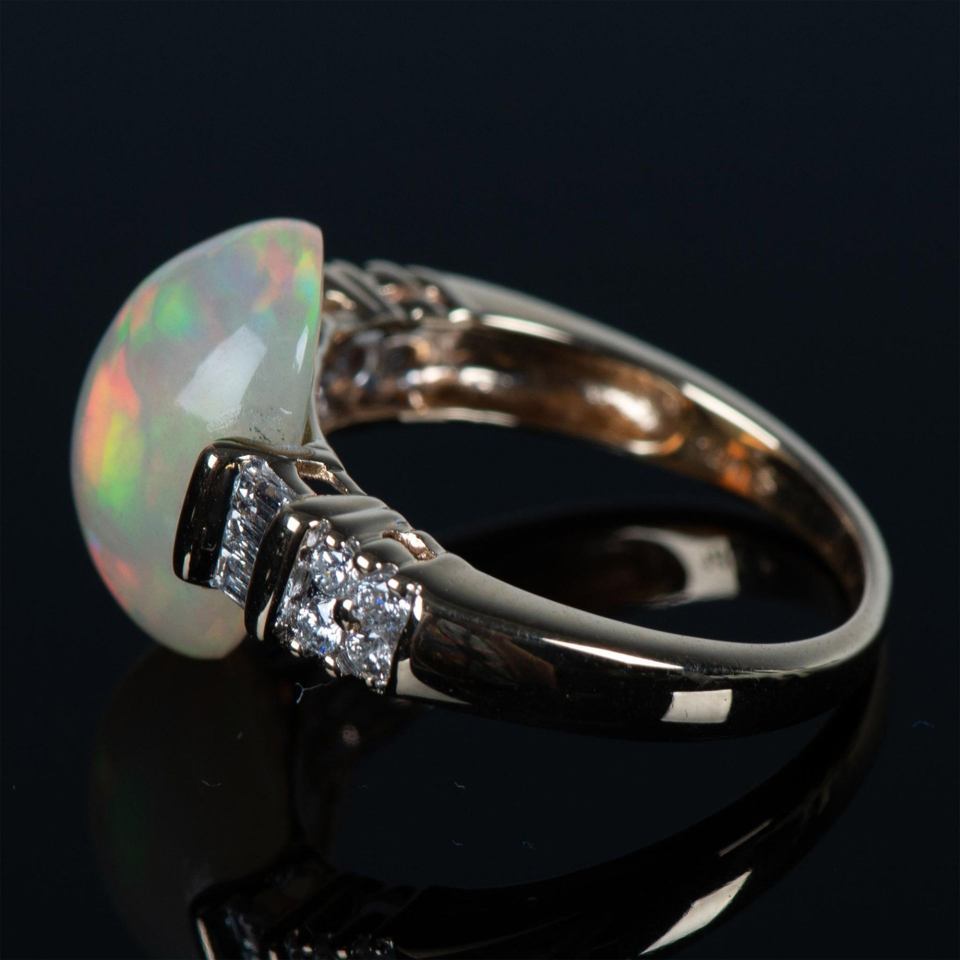 Gorgeous 14K Yellow Gold, Diamond, and Opal Ring - Image 4 of 12