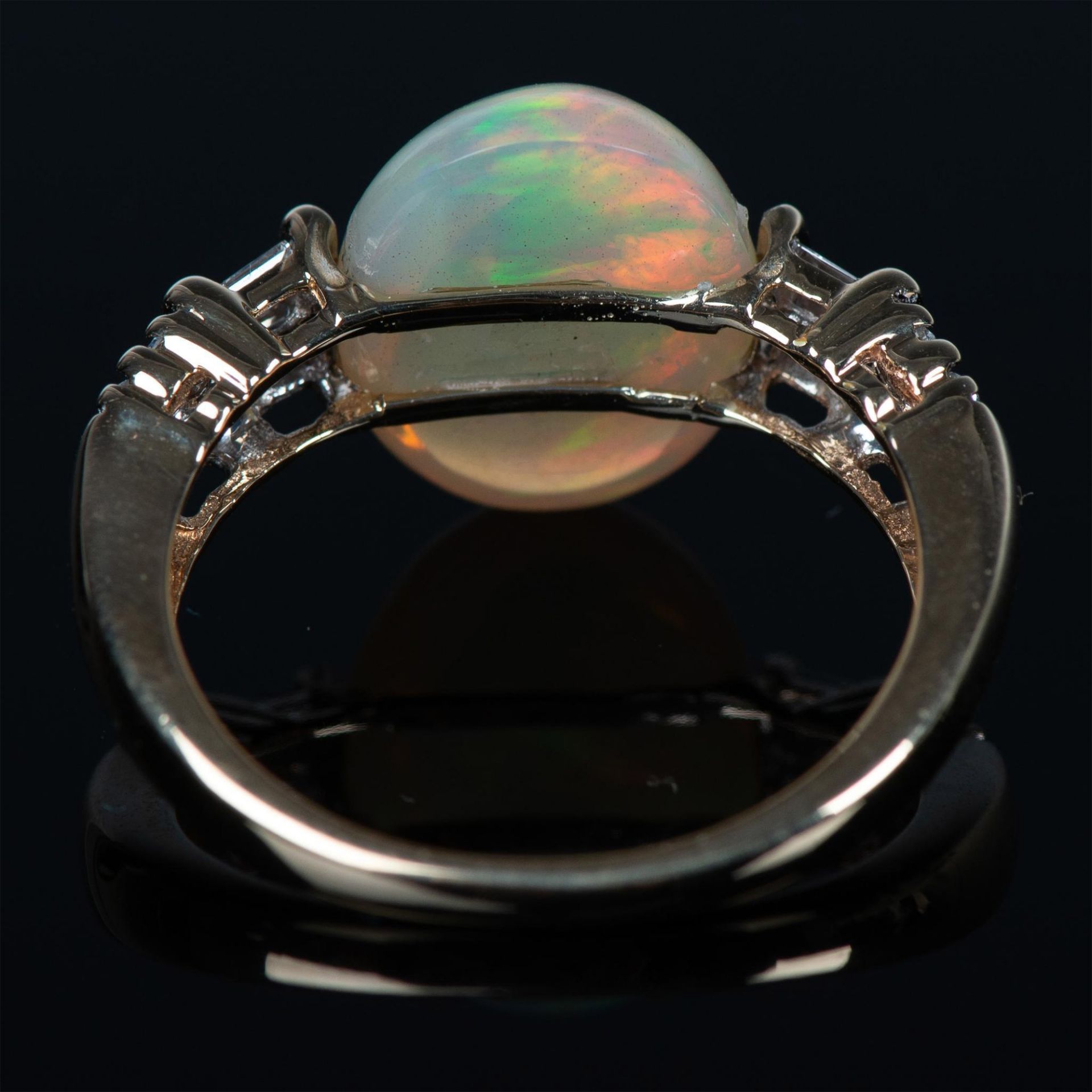 Gorgeous 14K Yellow Gold, Diamond, and Opal Ring - Image 6 of 12