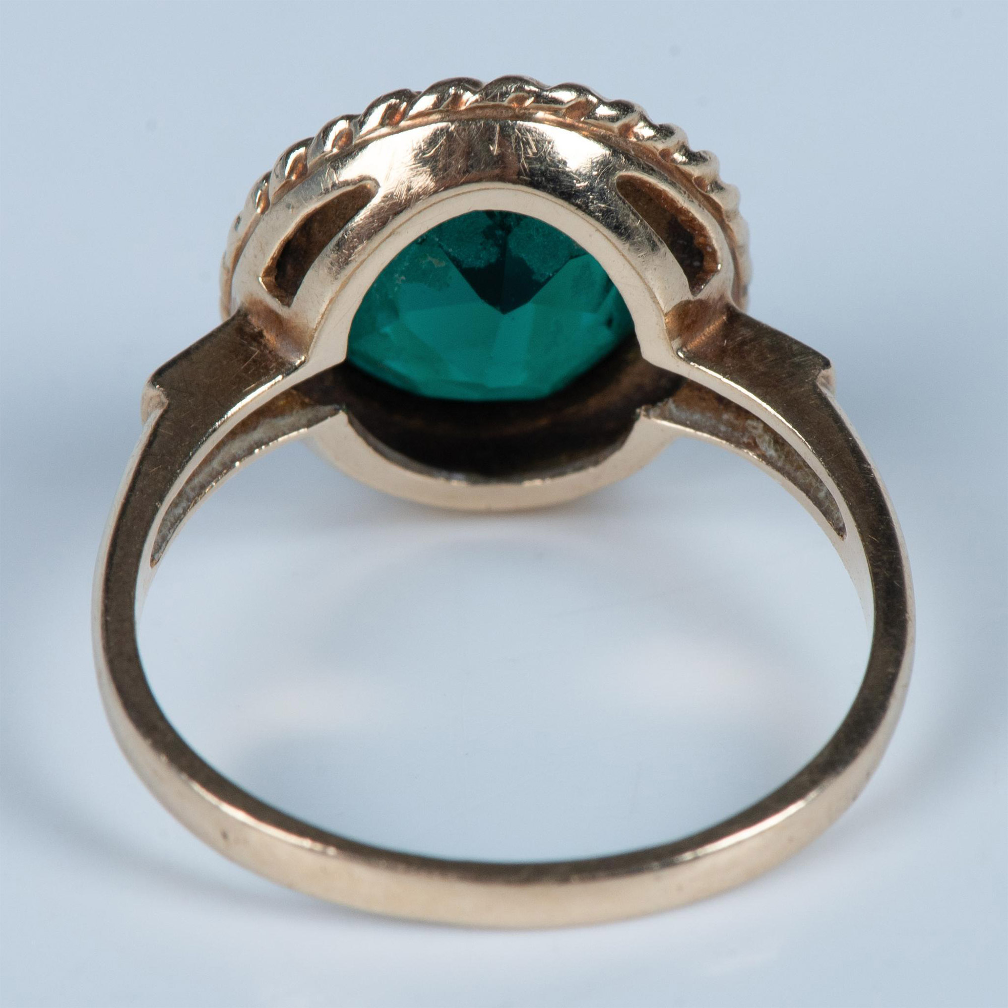 Gold Ring with Large Green Stone - Image 2 of 6