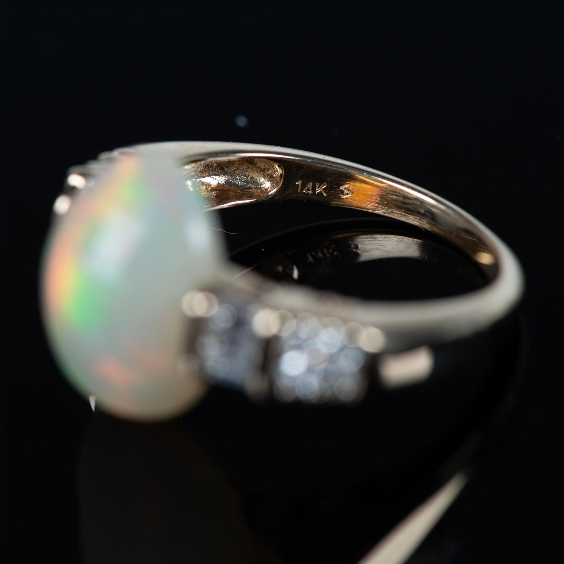 Gorgeous 14K Yellow Gold, Diamond, and Opal Ring - Image 12 of 12