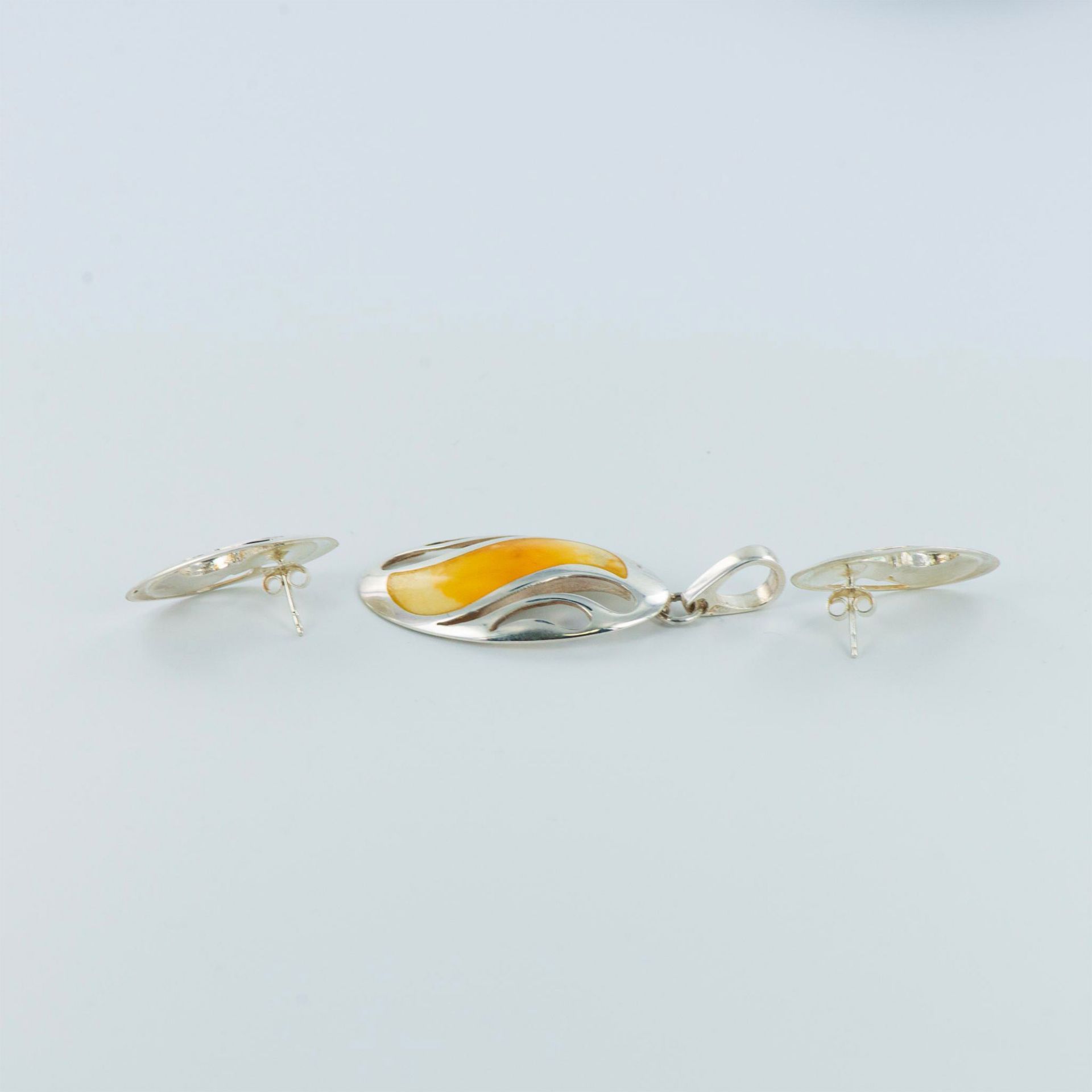3pc Sterling Silver and Amber Pendant and Earrings Set - Bild 2 aus 3