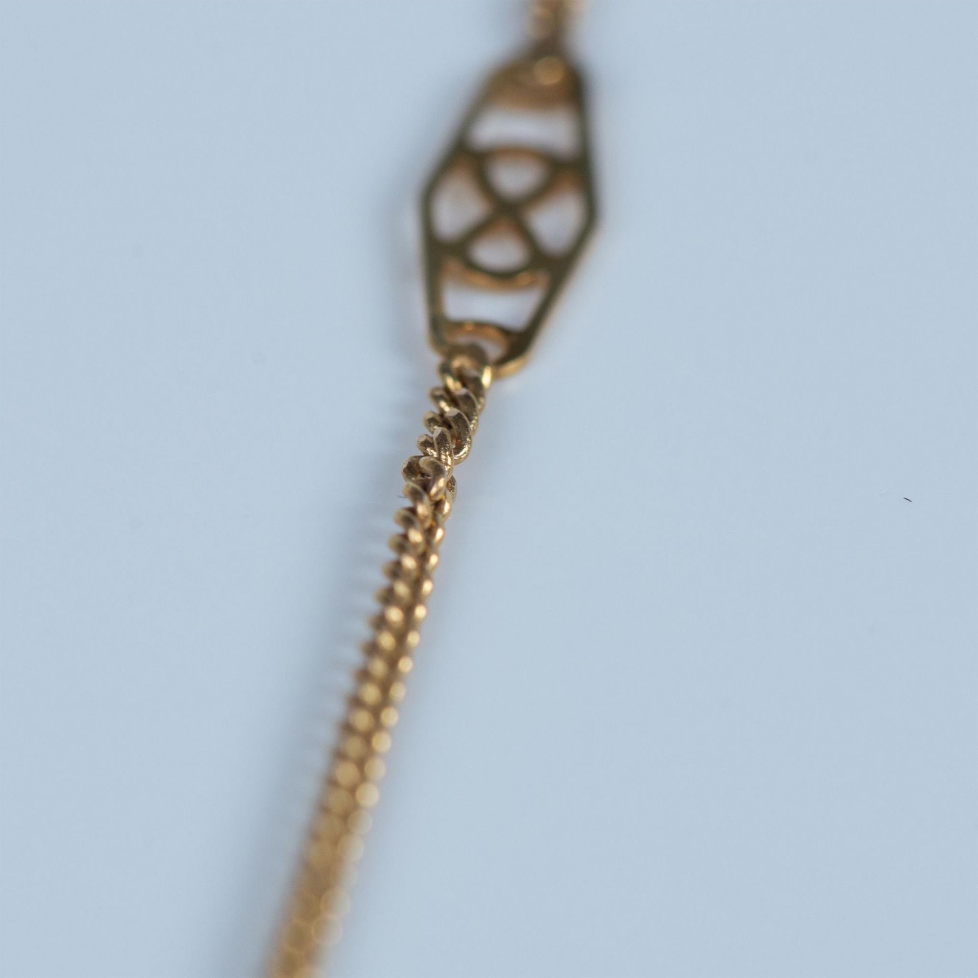 5pc Assorted Gold Tone Necklaces and Bracelet - Bild 3 aus 9