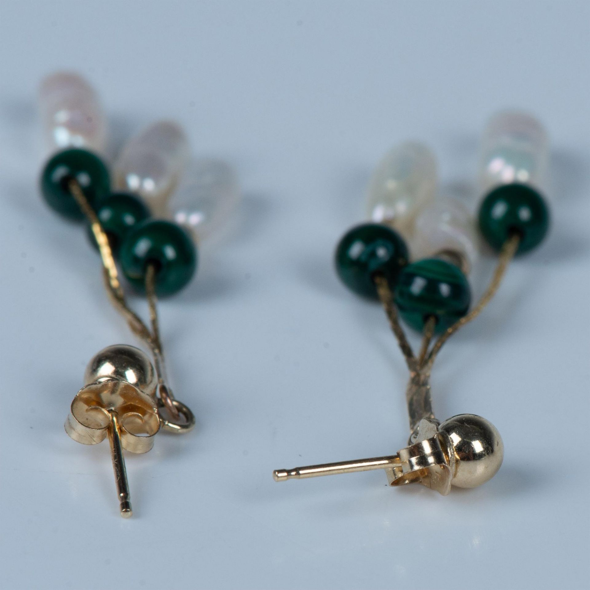 Delicate 14K Yellow Gold, Malachite & Pearl Earrings - Bild 2 aus 4