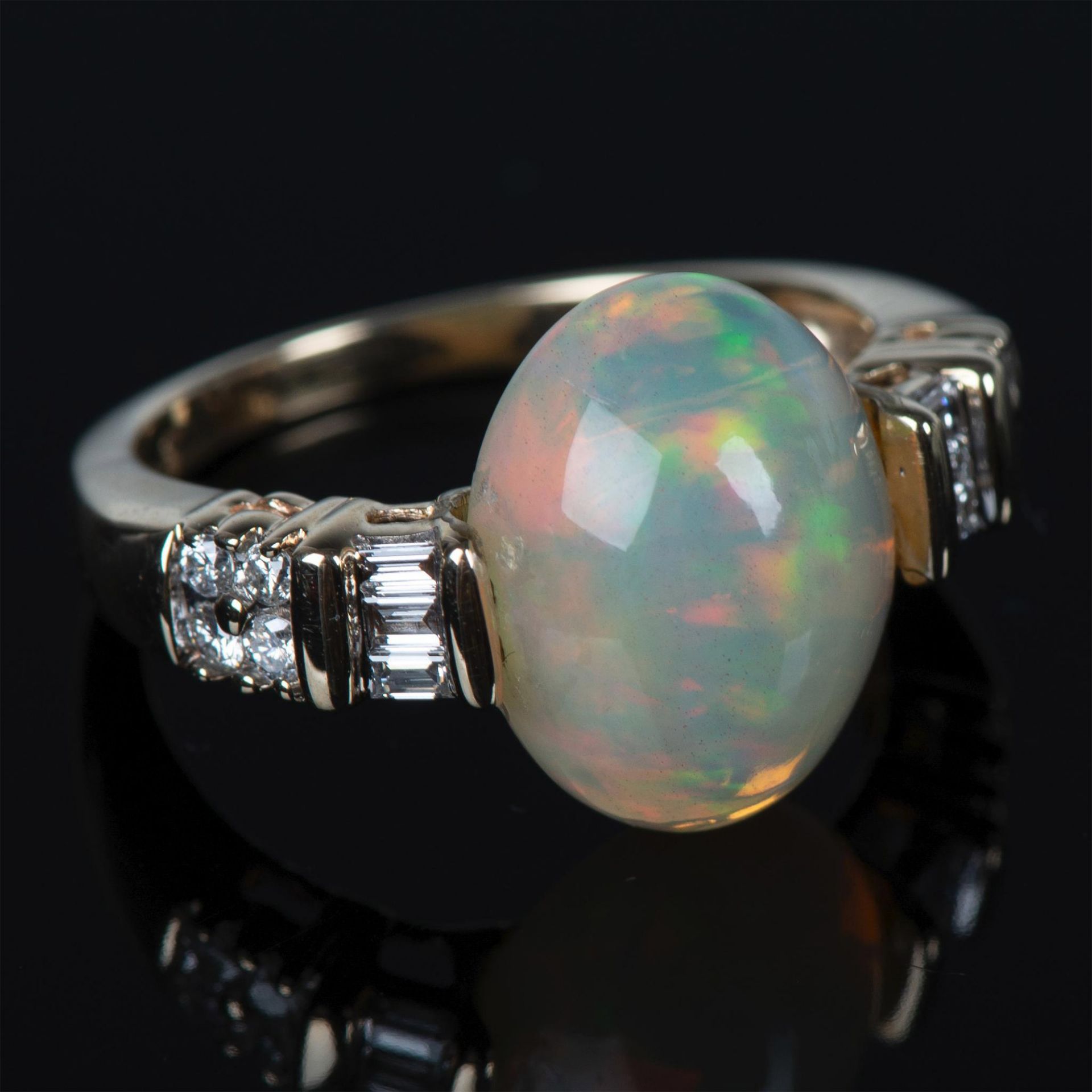 Gorgeous 14K Yellow Gold, Diamond, and Opal Ring - Image 3 of 12