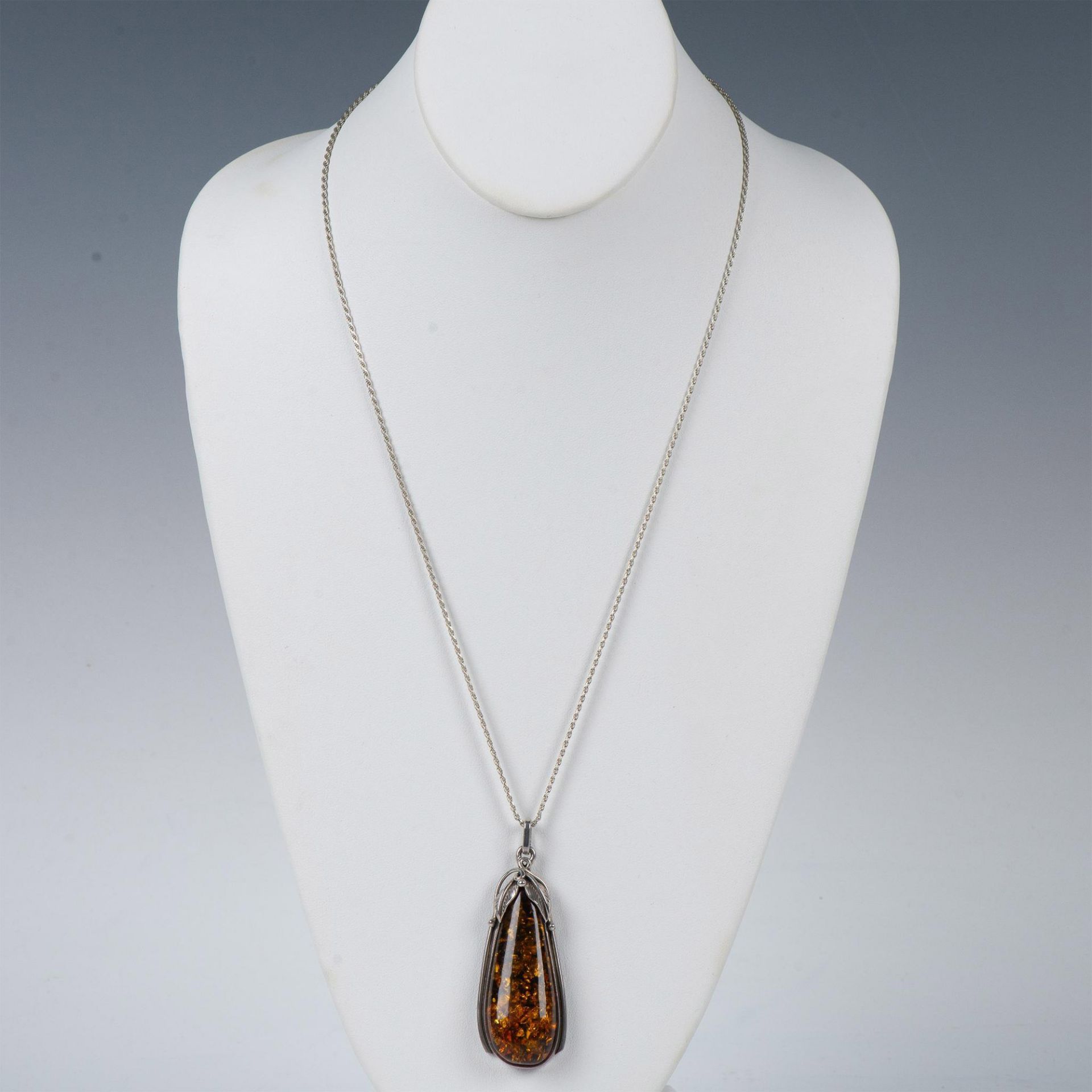 Gorgeous Sterling Silver and Amber Necklace and Ring - Image 7 of 10
