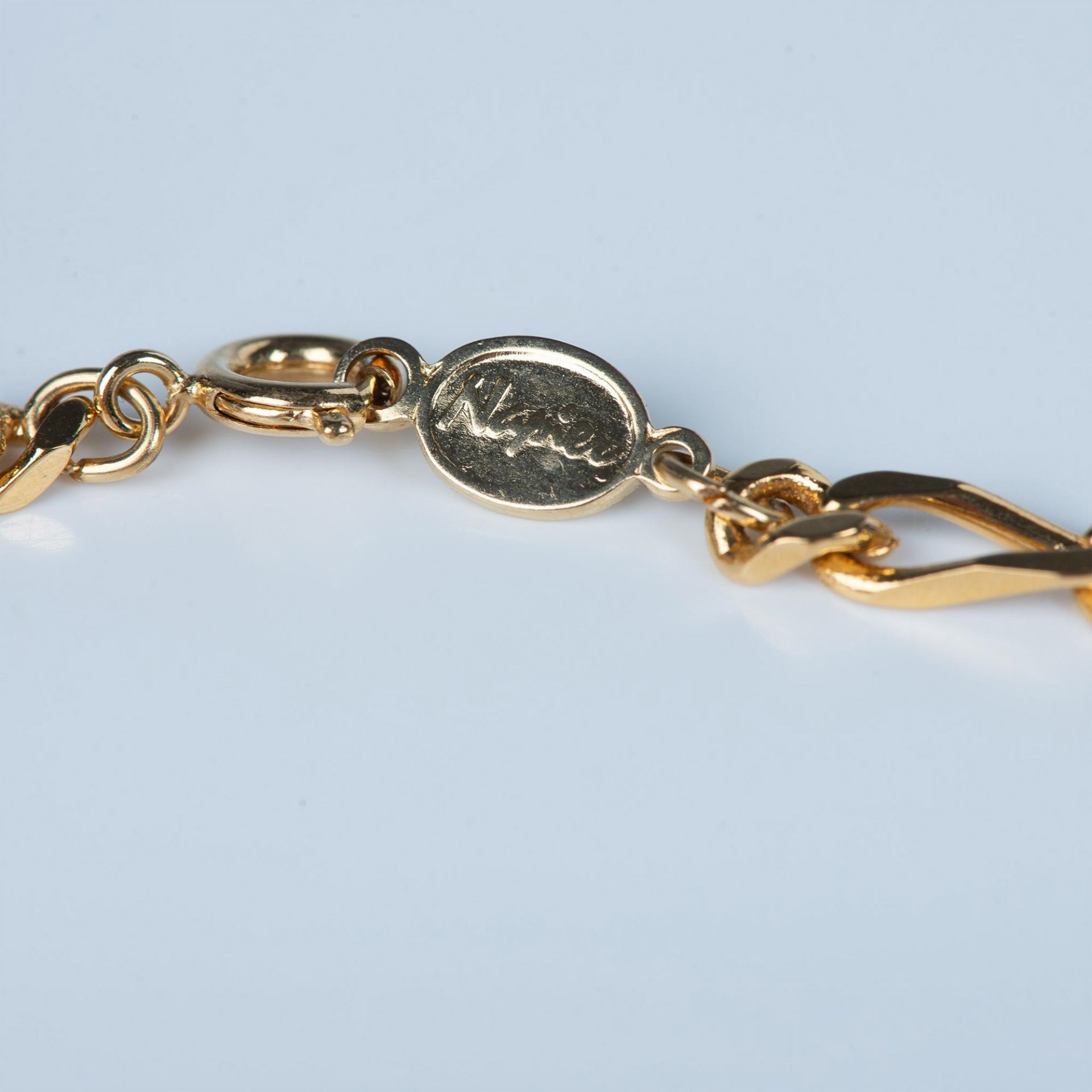 4pc Gold Tone Bracelets and Brooches - Image 2 of 7