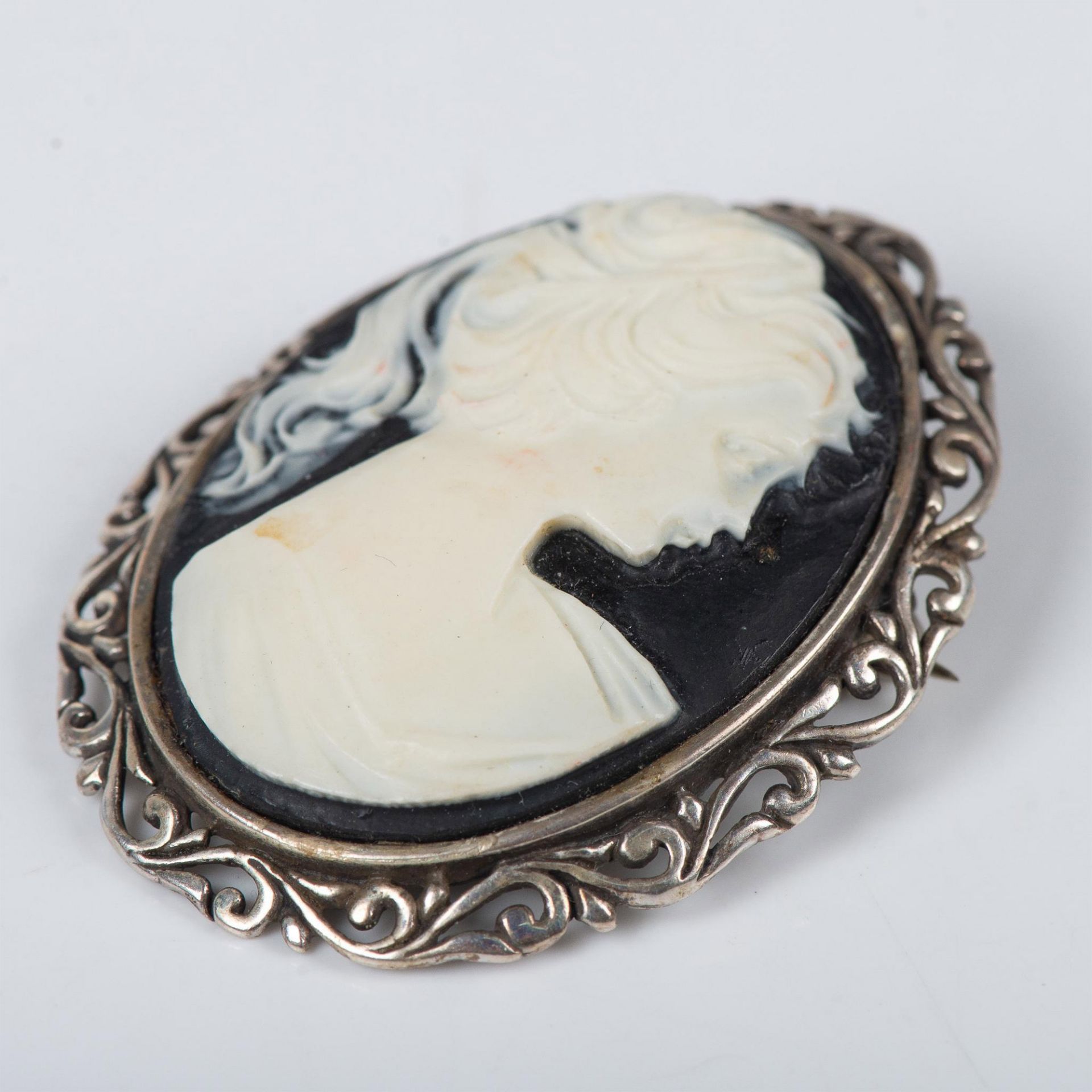 Jezlaine Cameo Brooch Sterling Silver Black & White - Image 3 of 3