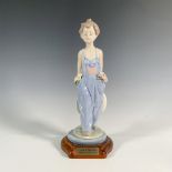 Pocket Full of Wishes 1007650 - Lladro Porcelain Figurine