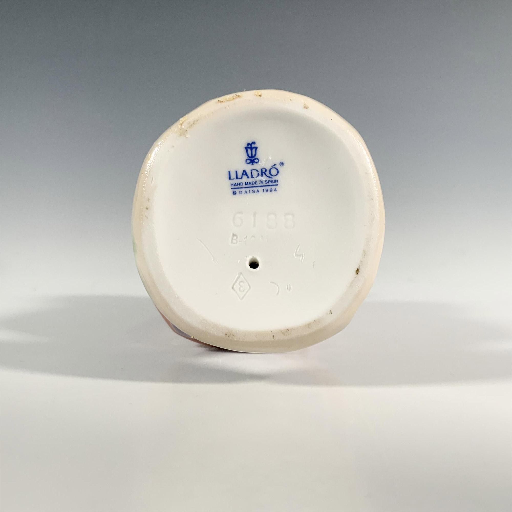 Asian Boy 1006188 - Lladro Porcelain Figurine - Image 3 of 4