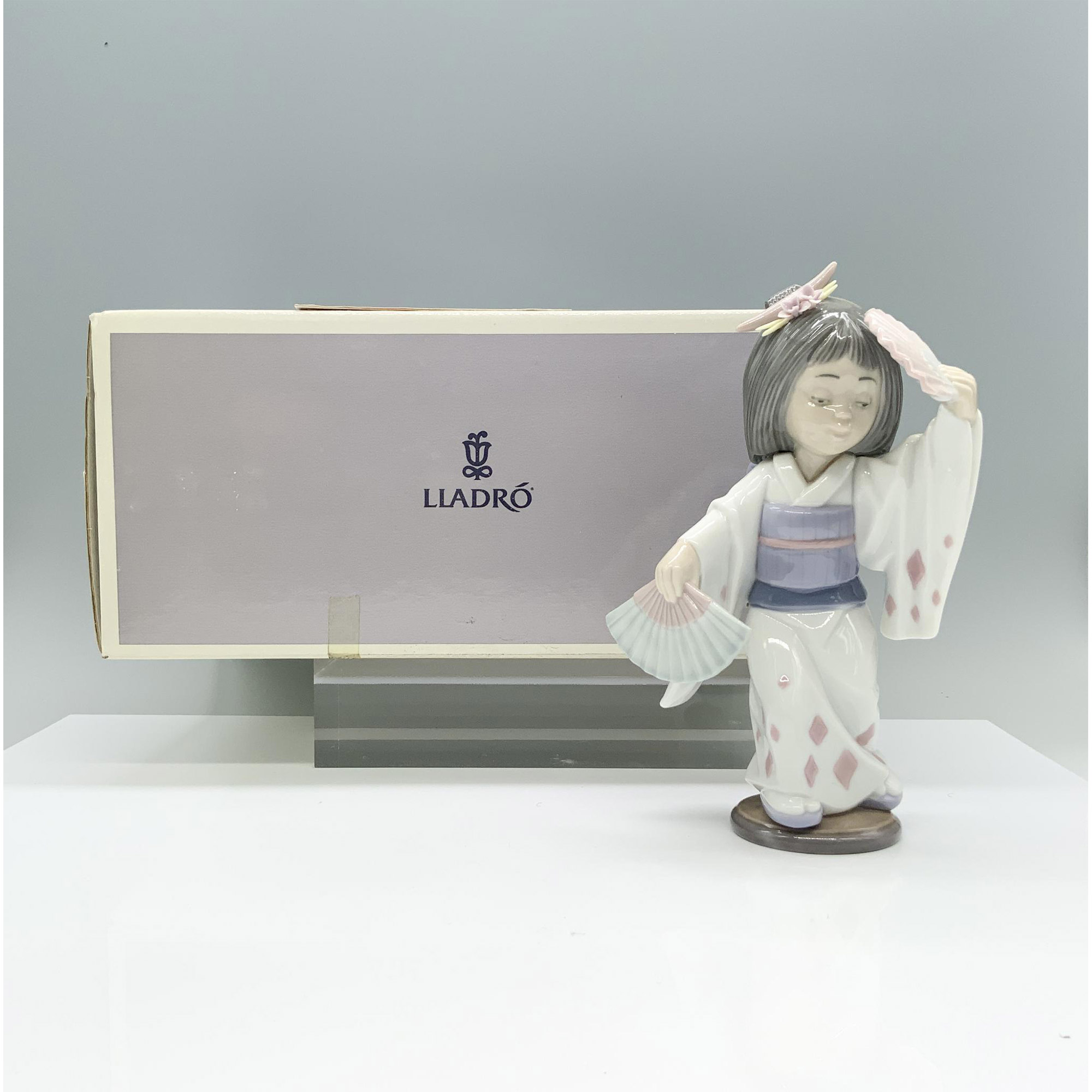 Oriental Dance 1006230 - Lladro Porcelain Figurine - Image 4 of 4